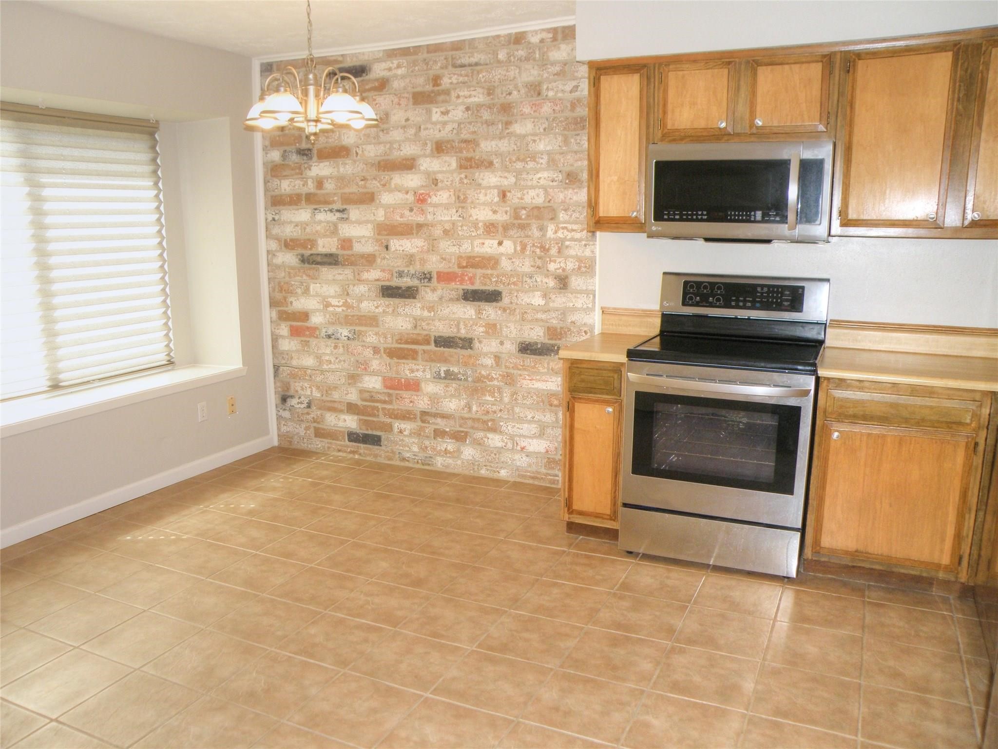 4046 Laura Leigh Drive Property Photo 6