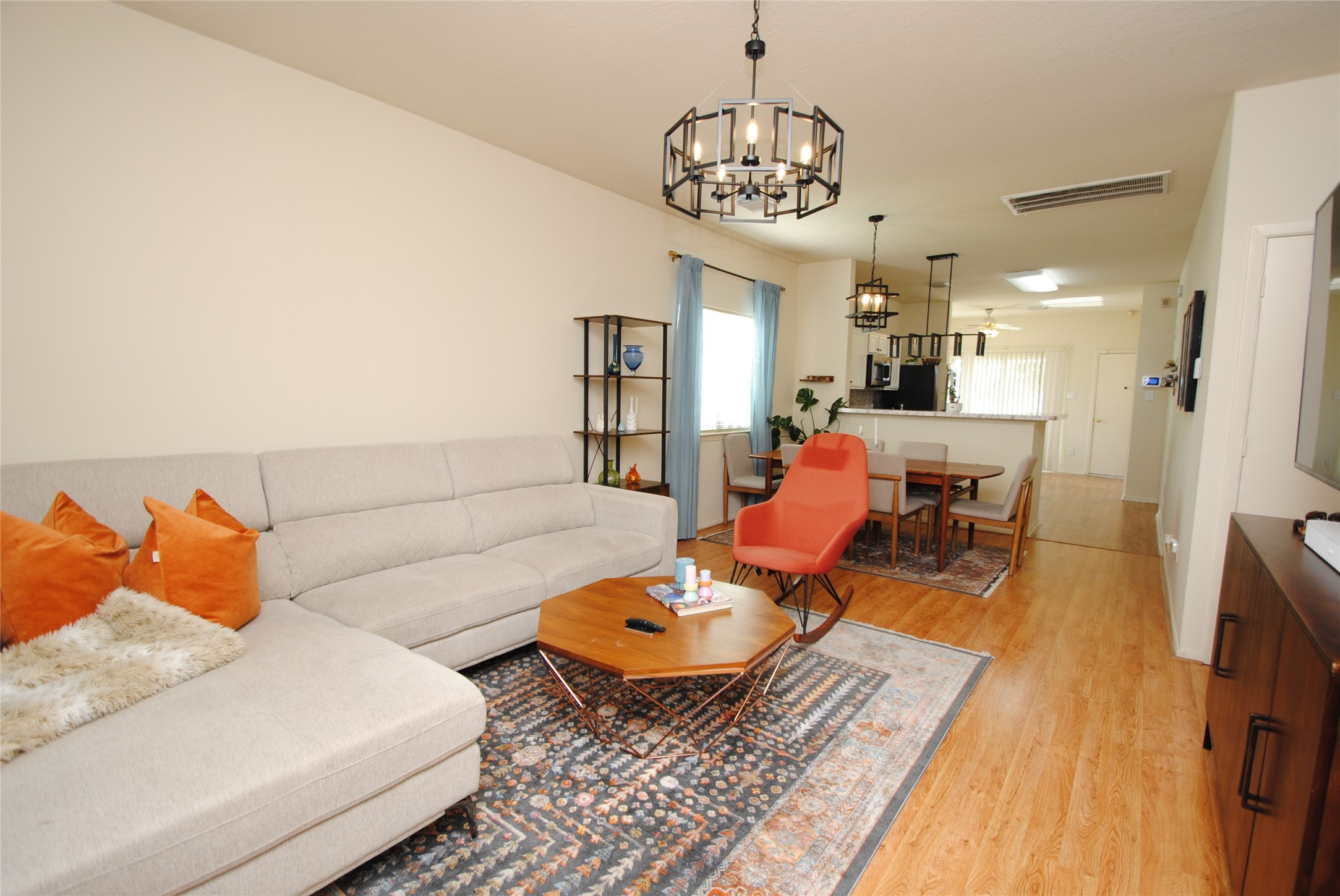 6363 Provident Green Drive Property Photo 4