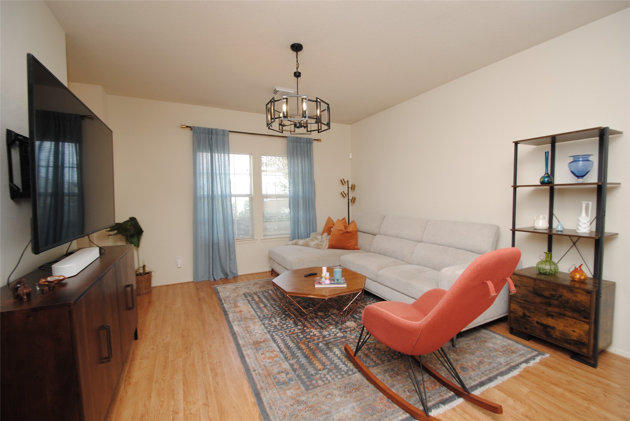 6363 Provident Green Drive Property Photo 6