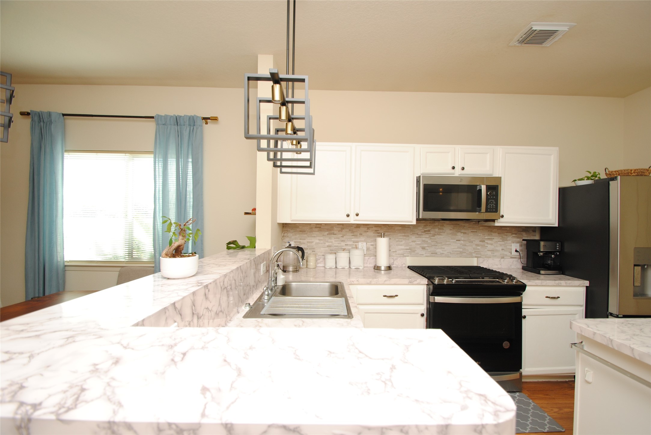 6363 Provident Green Drive Property Photo 8