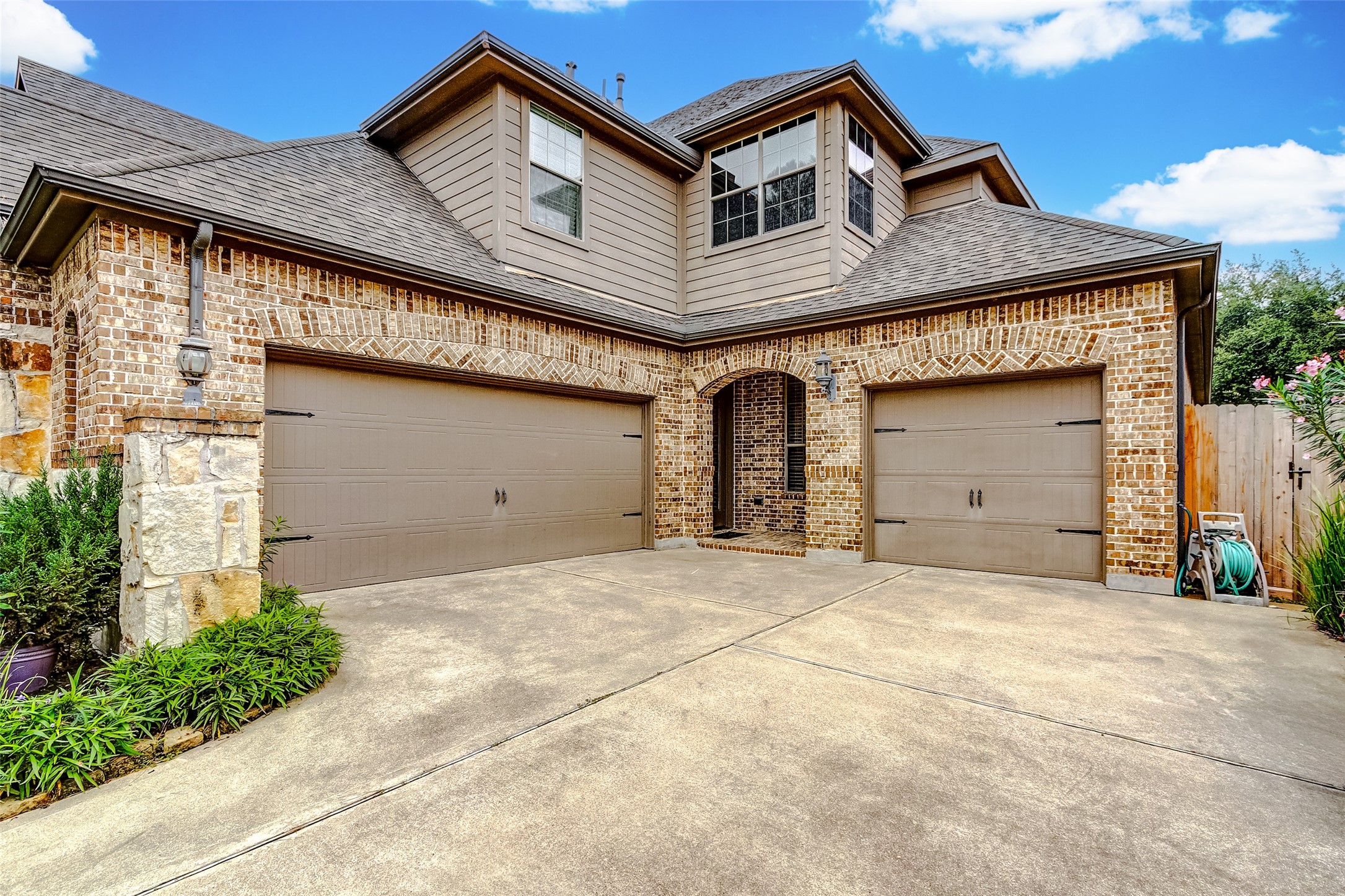 4710 Deermeadow Falls Lane Property Photo 3