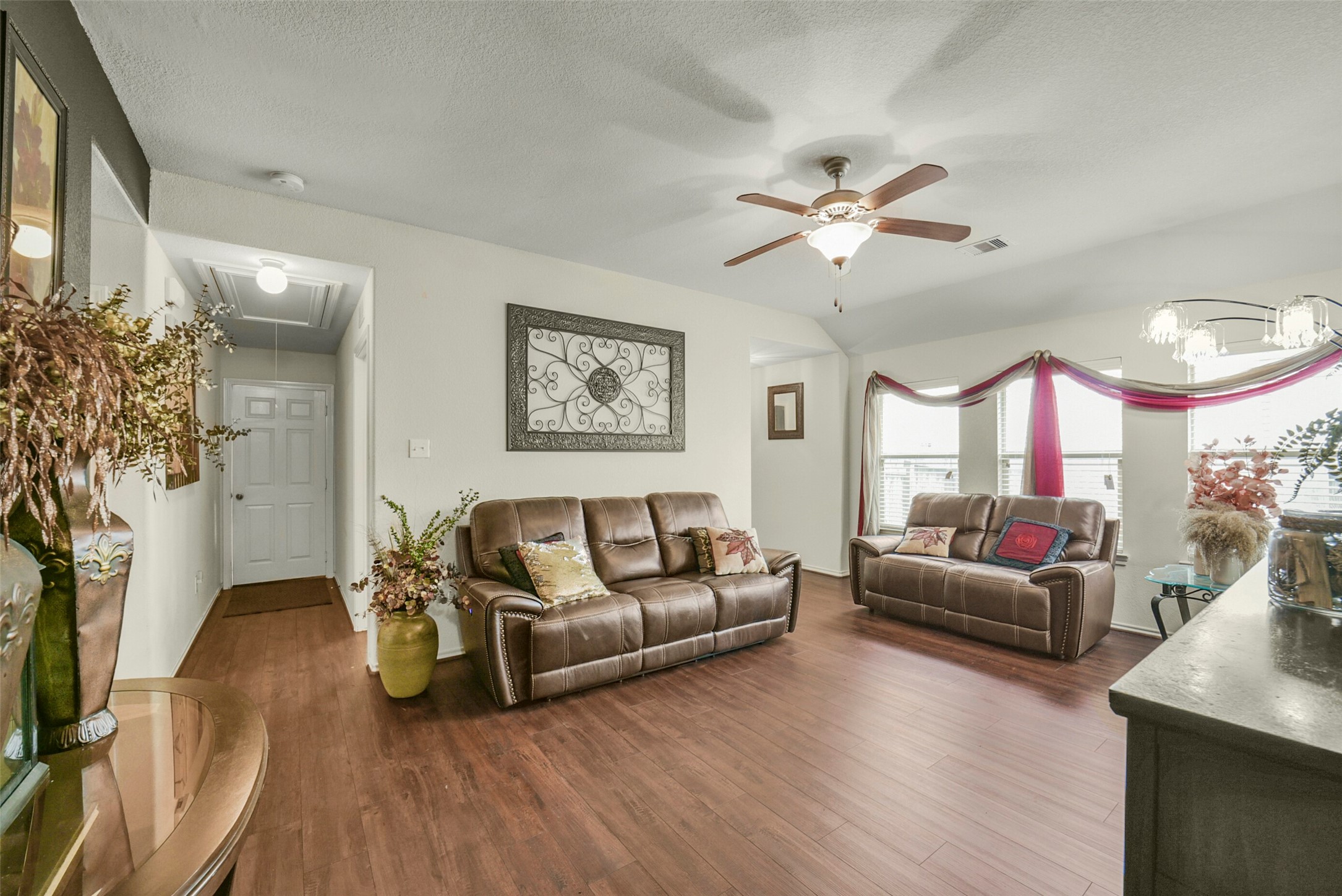 9035 River Dale Canyon Lane Property Photo 6