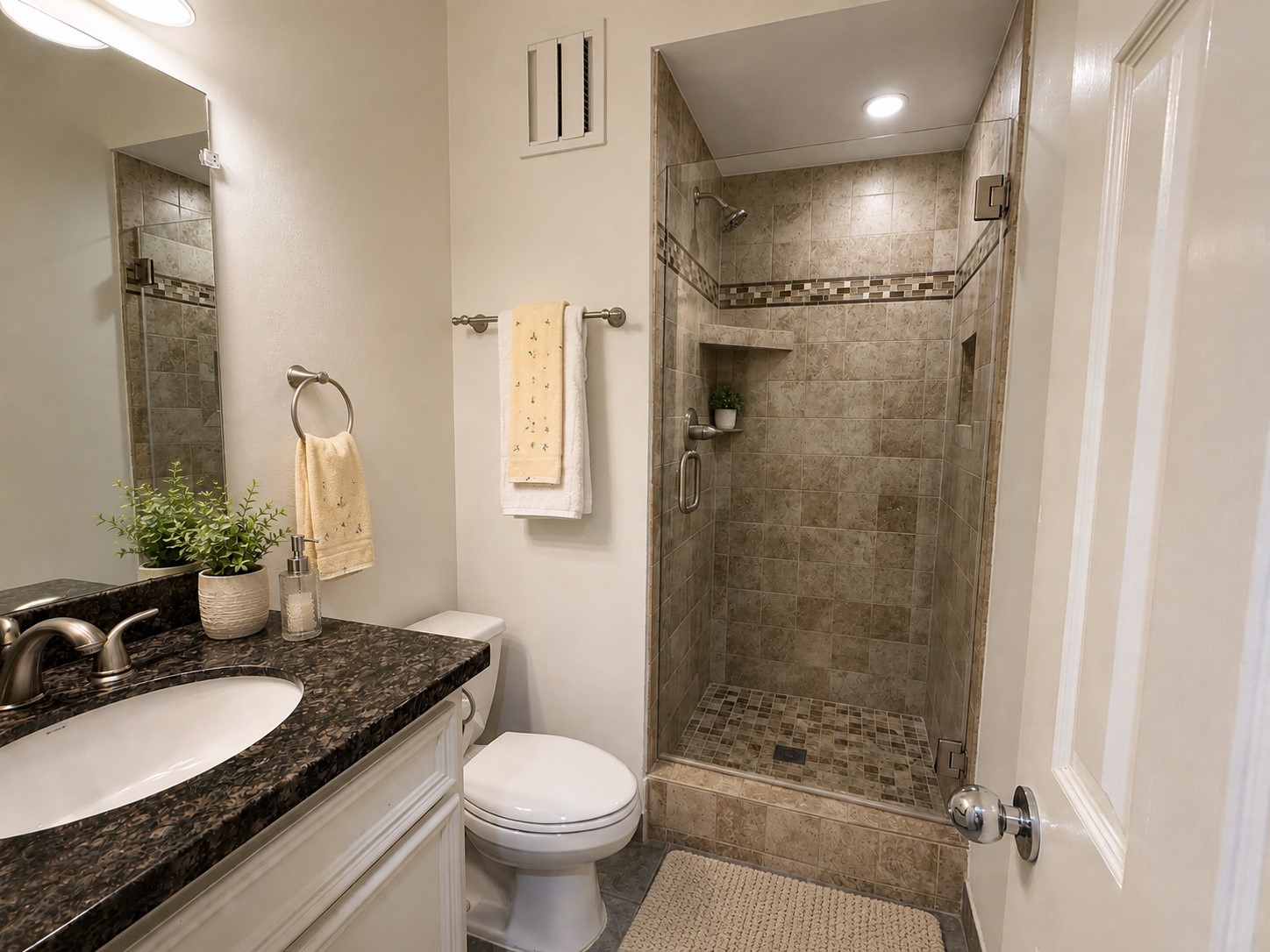 1401 E Beach Drive 112 Property Photo 8
