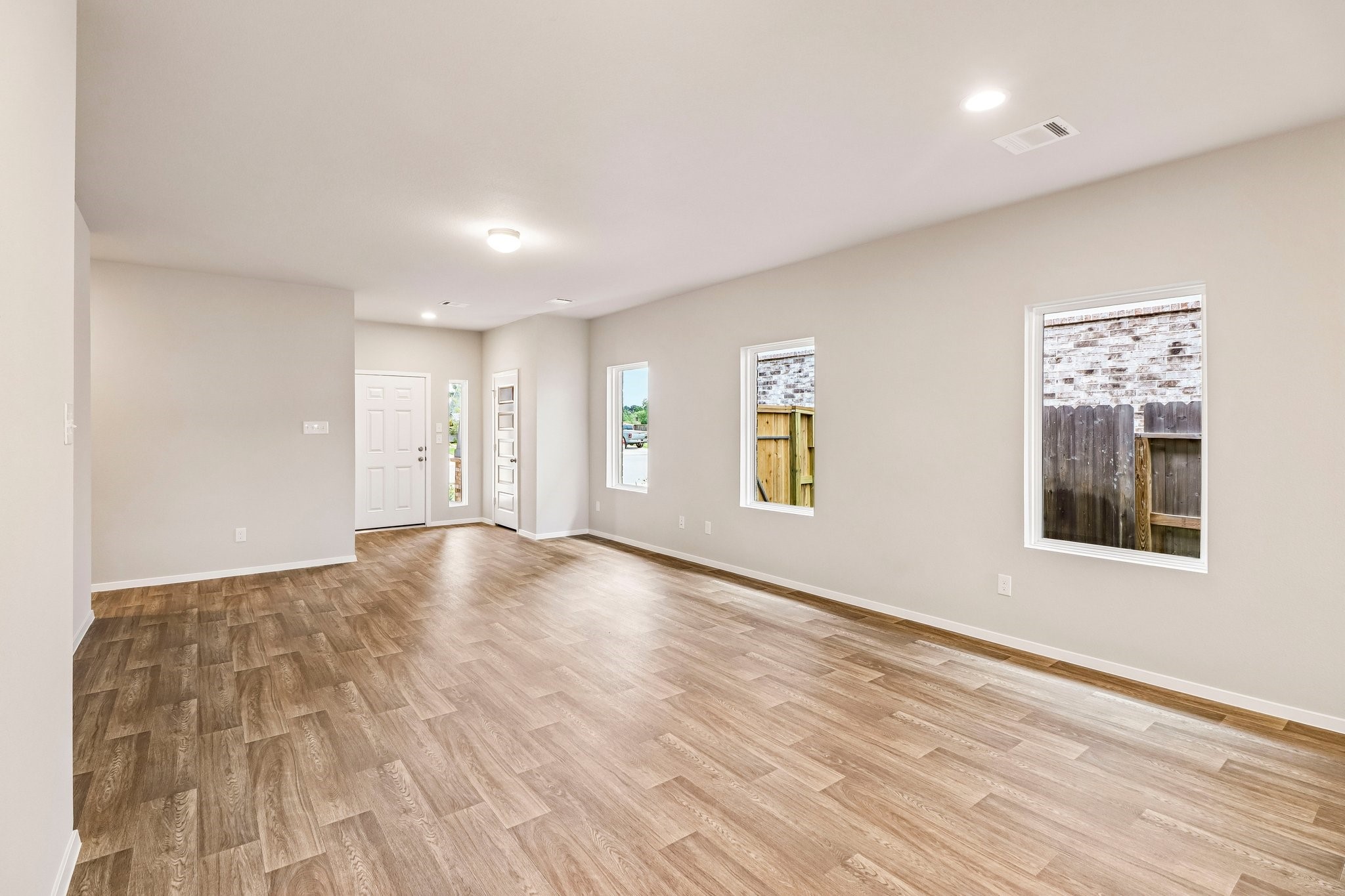 20911 Carob Tree Lane Property Photo 5