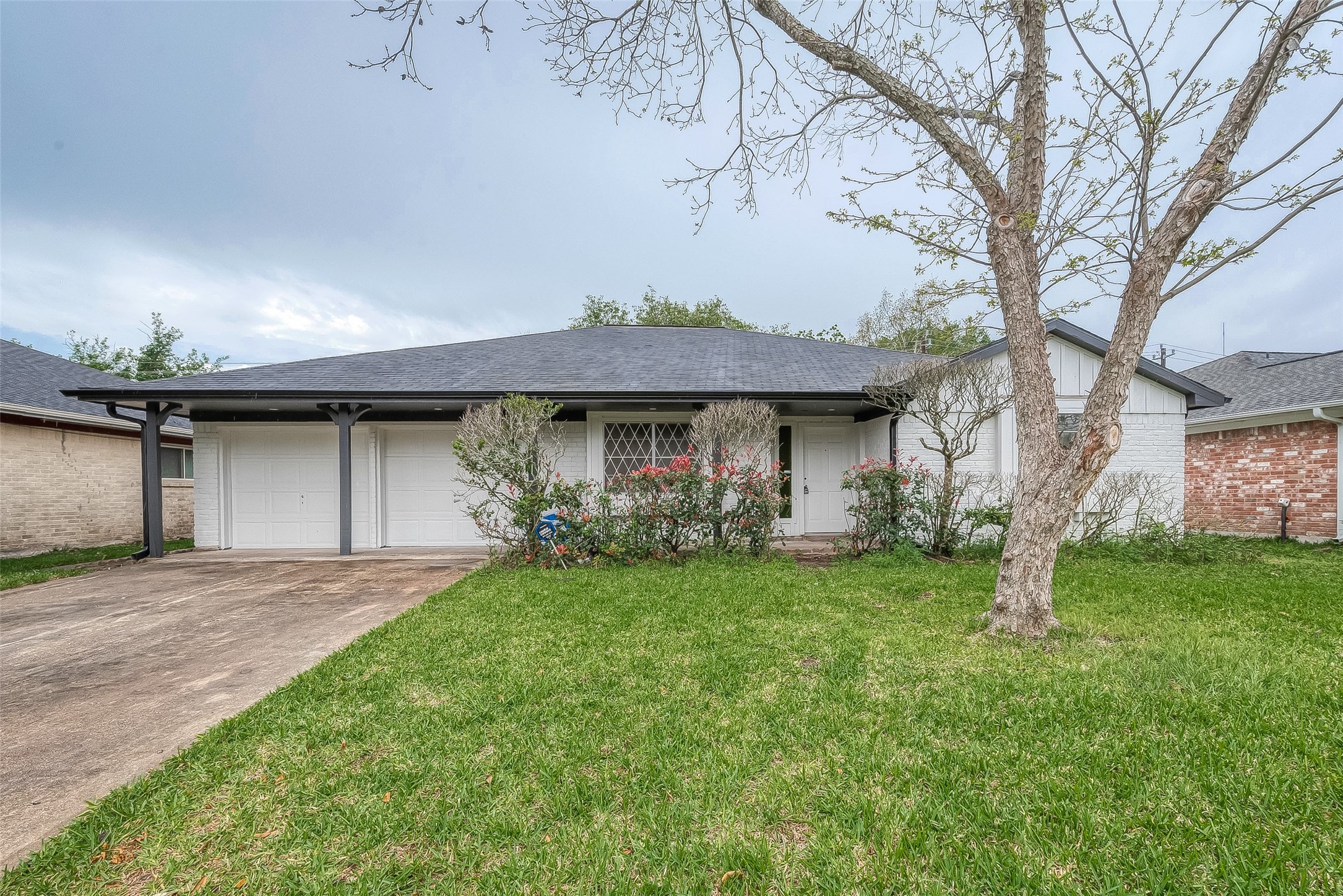 6919 Maczali Drive Property Photo 1