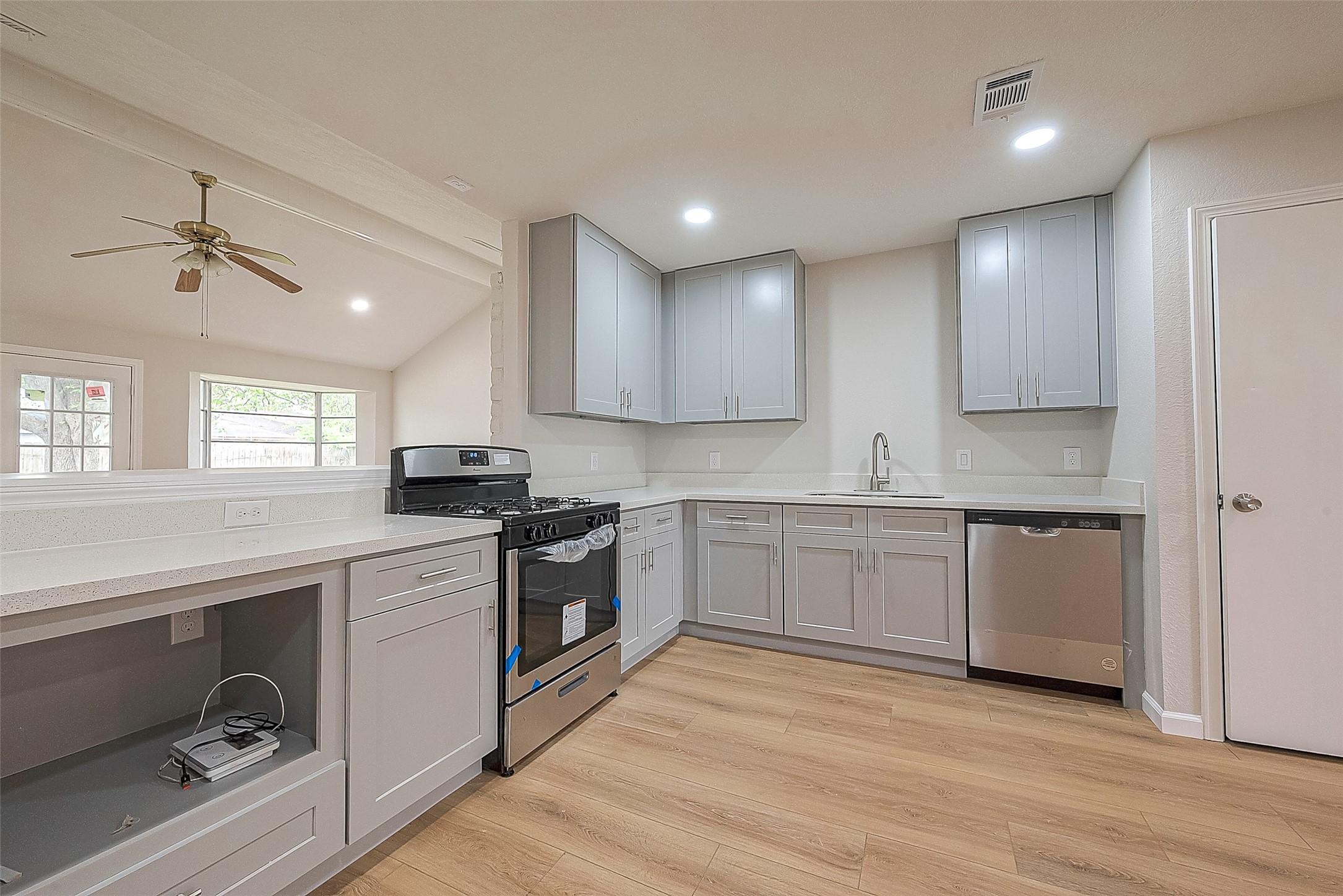 6919 Maczali Drive Property Photo 12