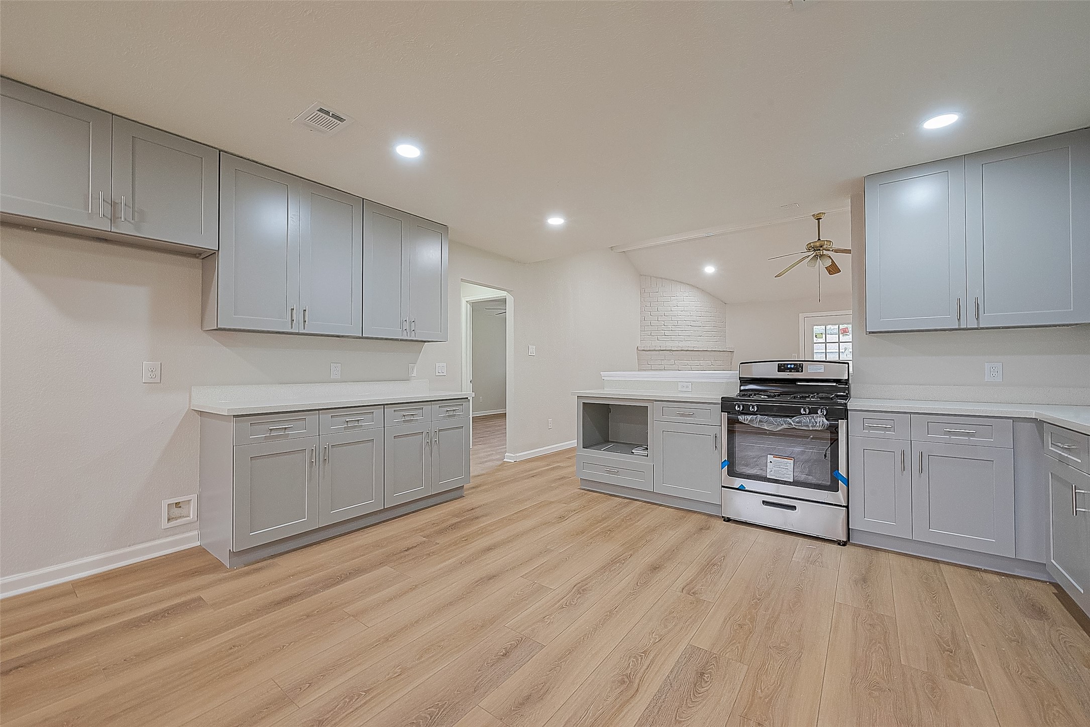 6919 Maczali Drive Property Photo 13