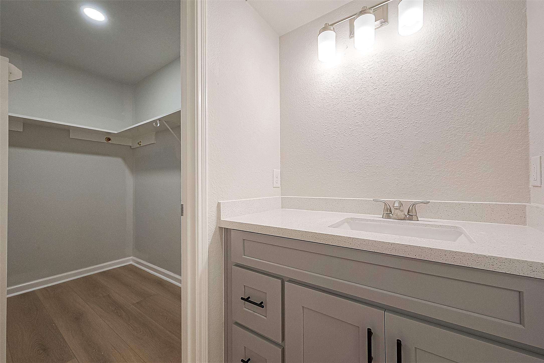 6919 Maczali Drive Property Photo 16