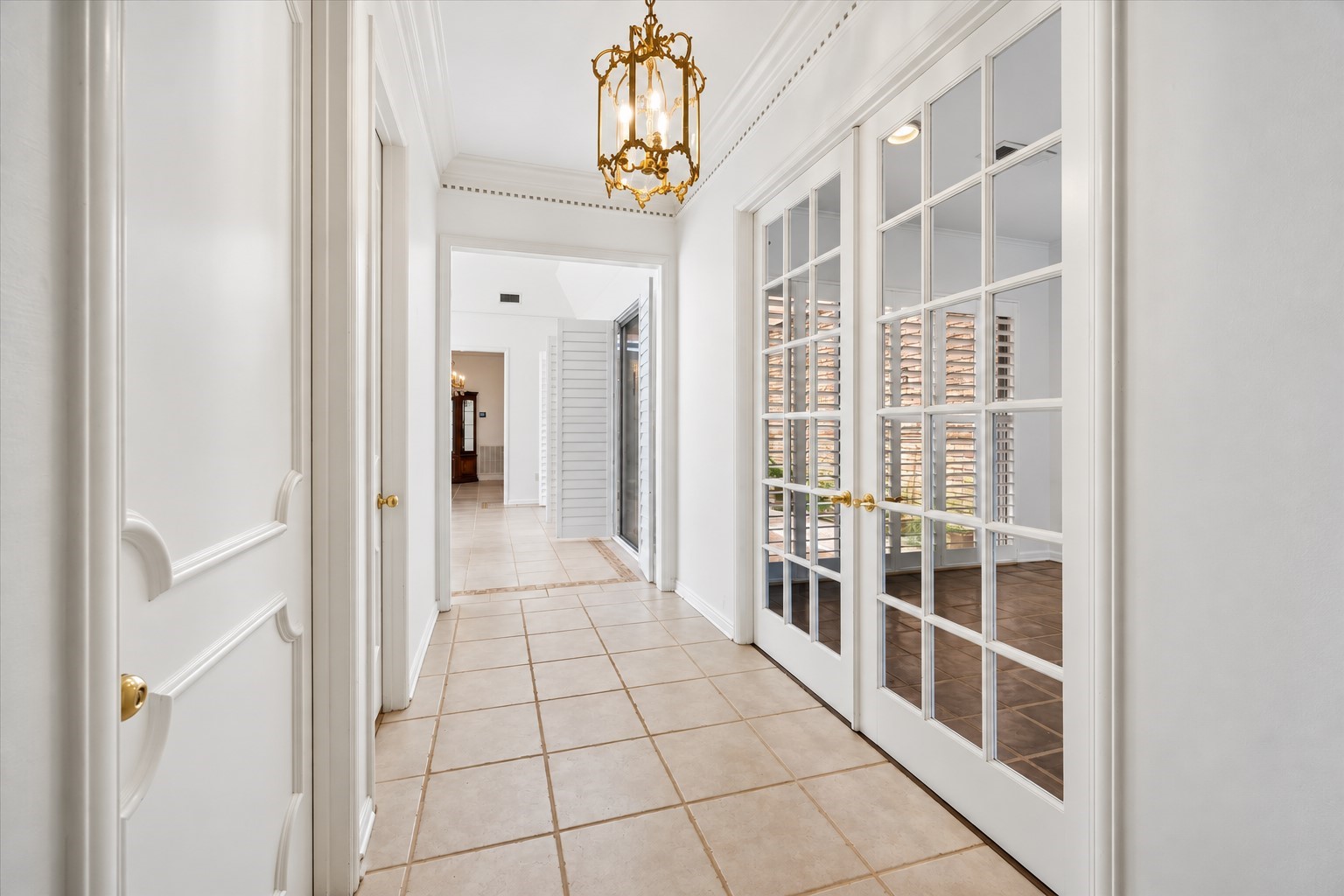 503 Bolton Place Property Photo 4