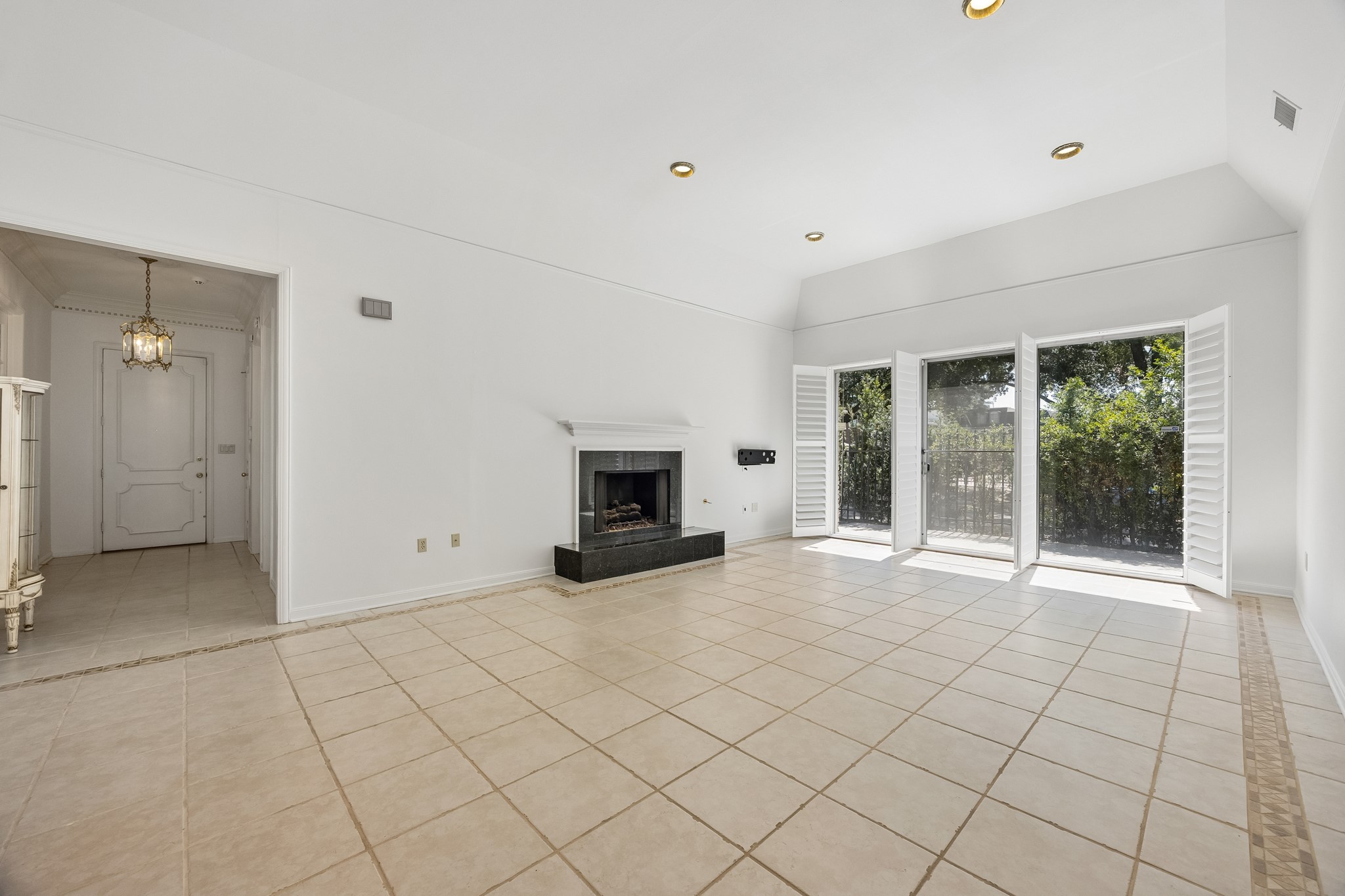 503 Bolton Place Property Photo 10