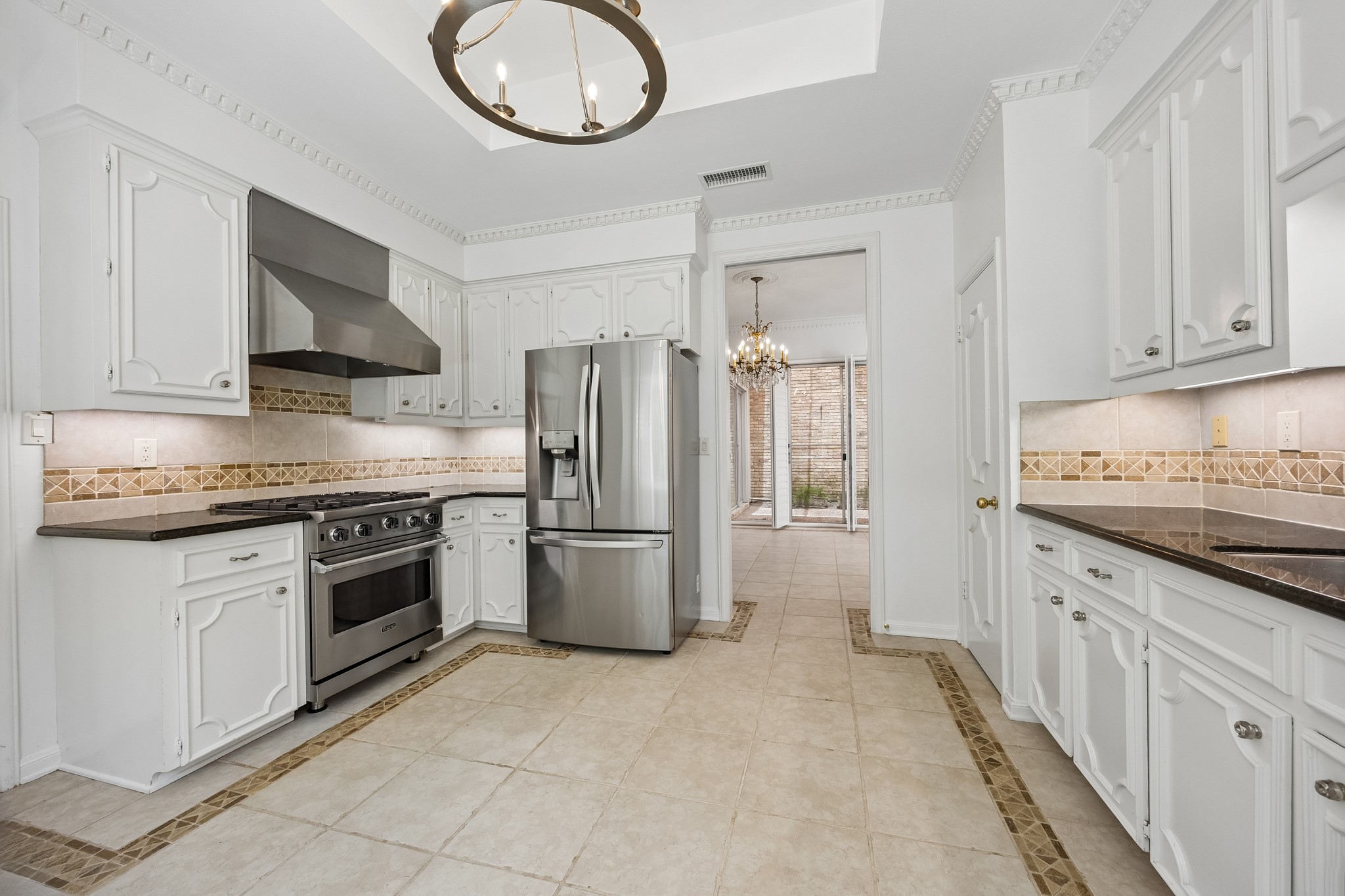 503 Bolton Place Property Photo 14