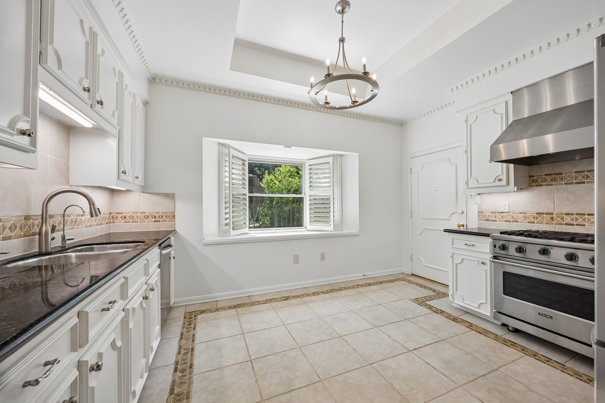503 Bolton Place Property Photo 15