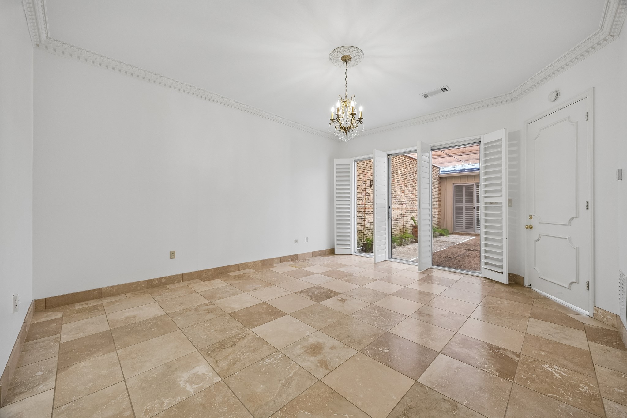 503 Bolton Place Property Photo 17