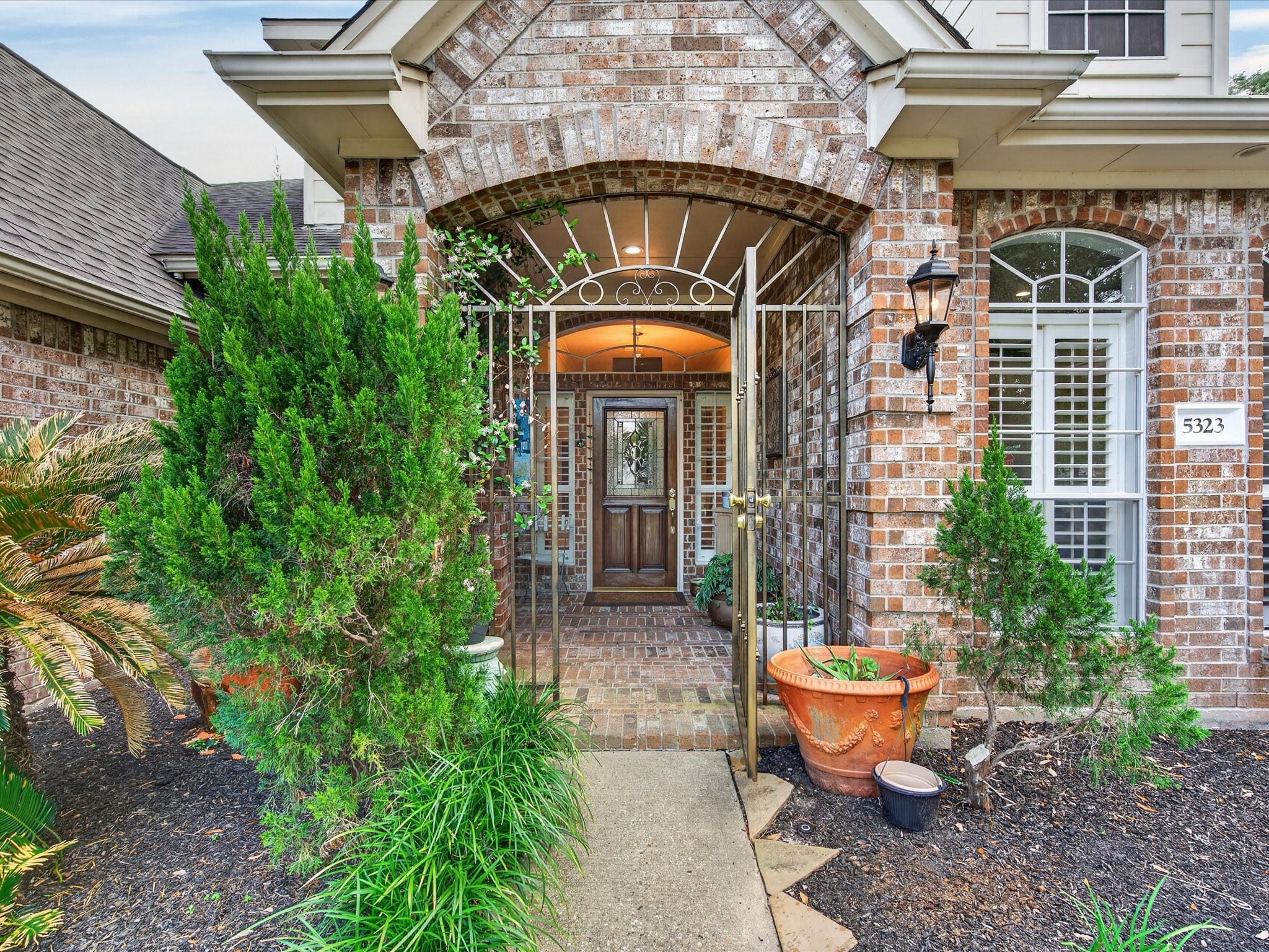 5323 Mindy Park Court Property Photo 6