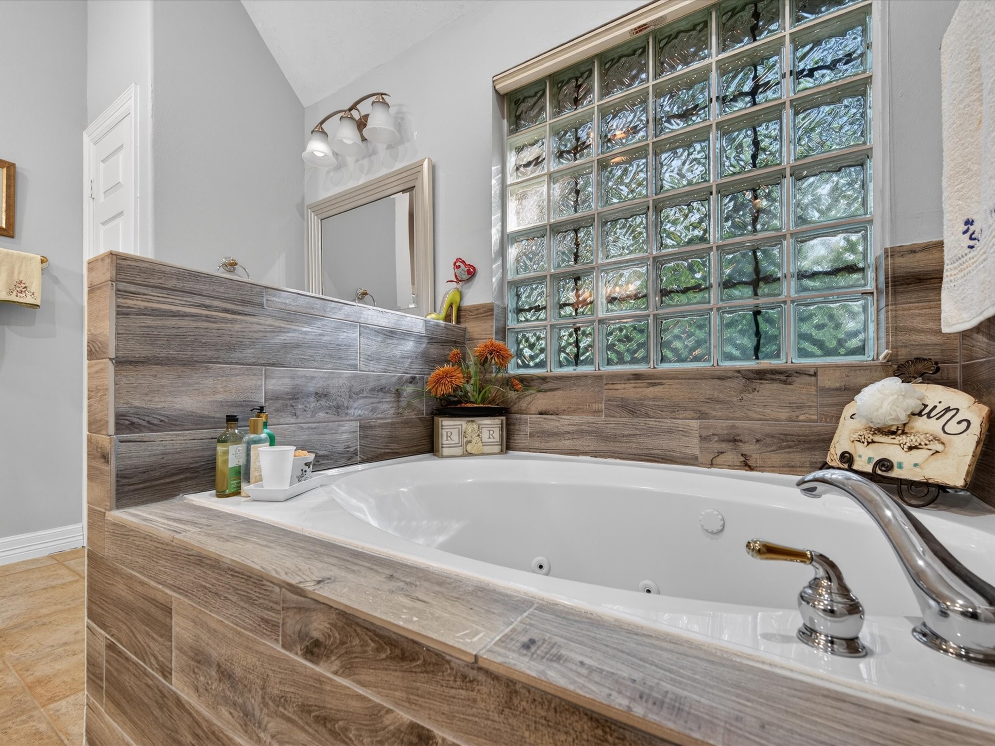 5323 Mindy Park Court Property Photo 28