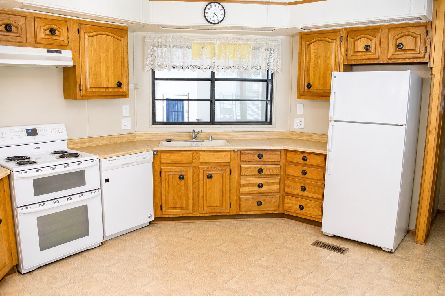 9910 State Highway 156 Property Photo 10