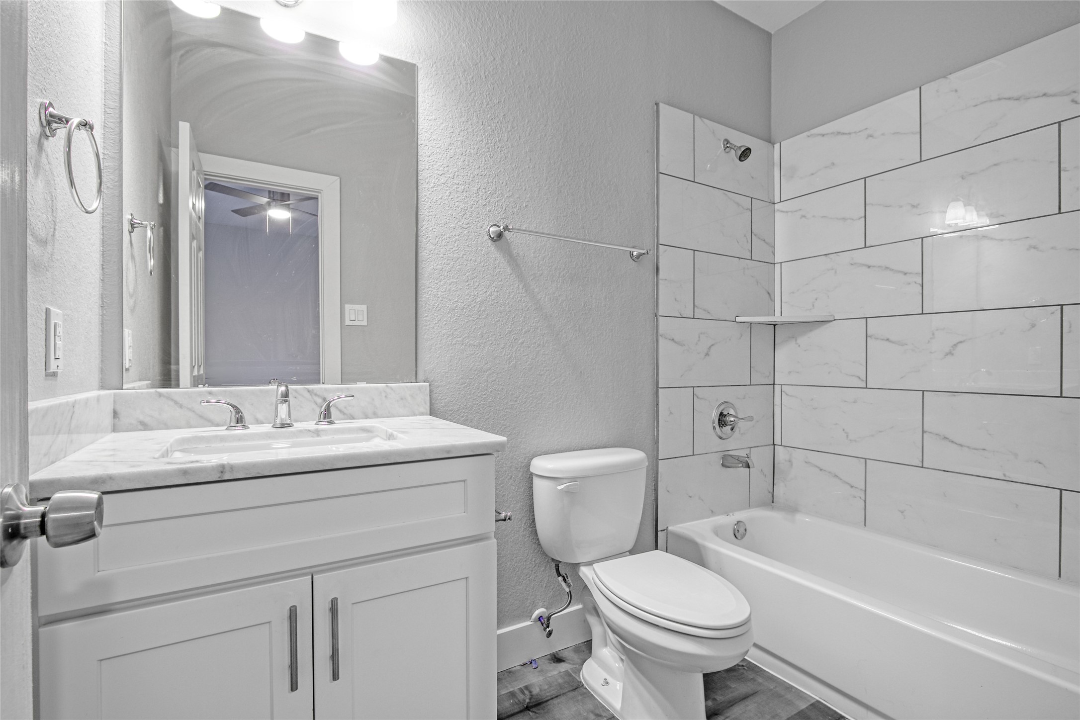 9306 Bean Street A Property Photo 6
