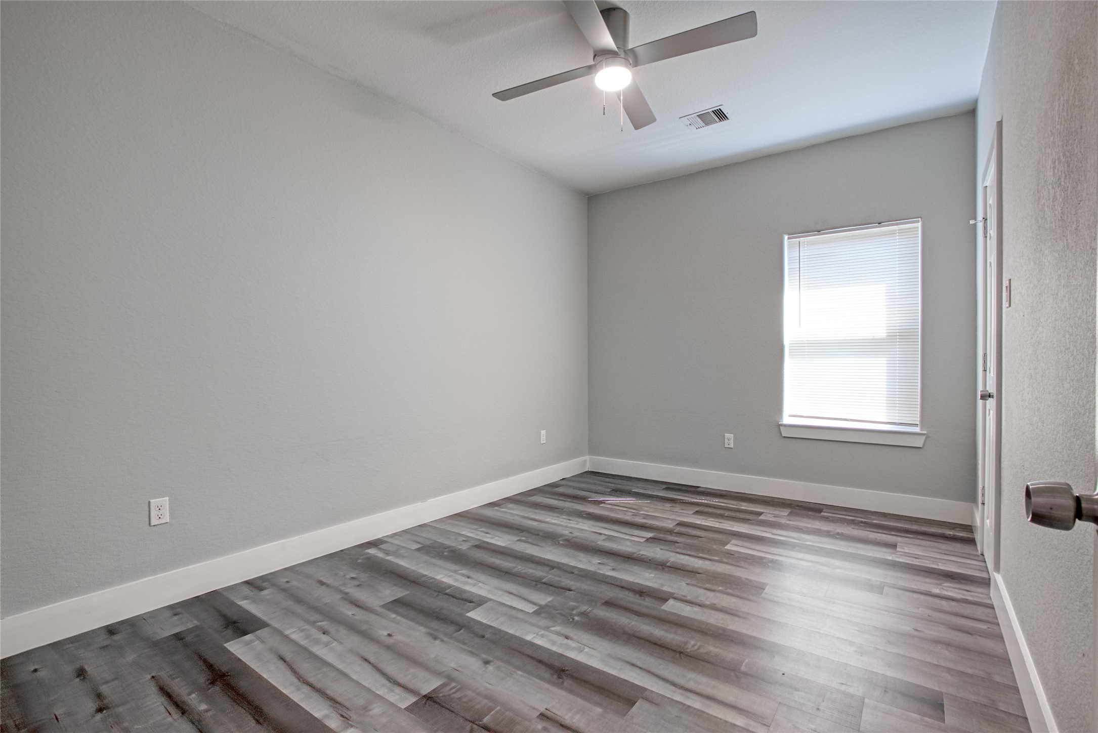 9306 Bean Street A Property Photo 7