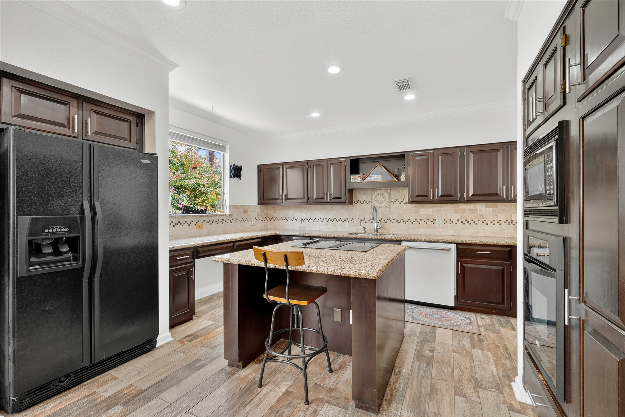 6311 Westcott Street Property Photo 8