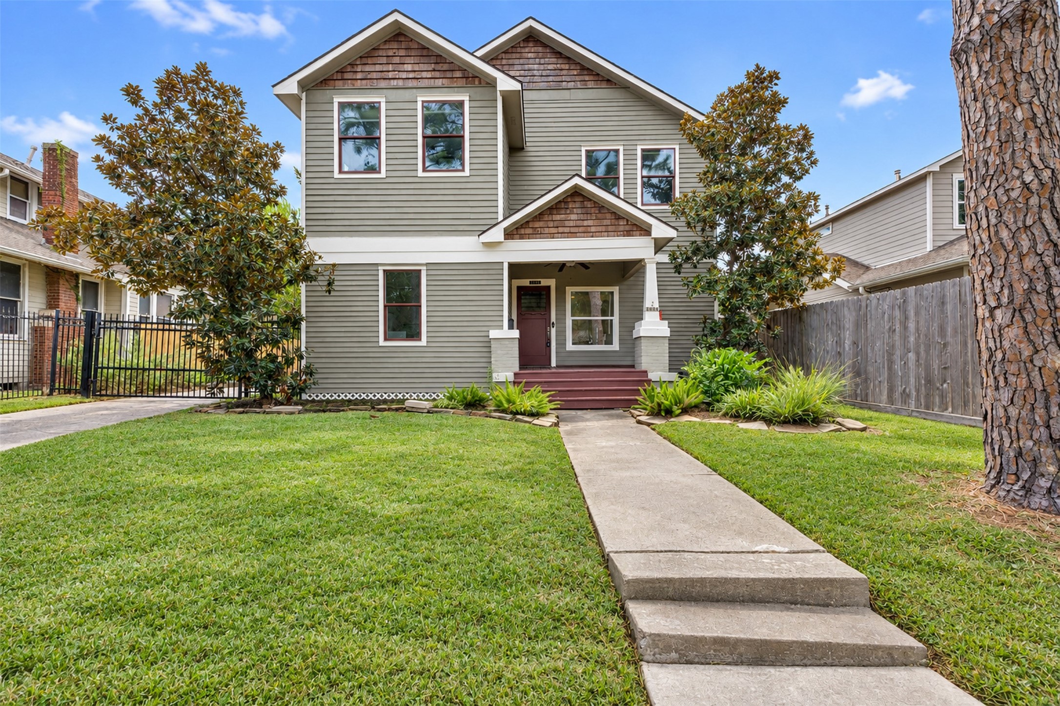 4534 Woodside Street Property Photo 1