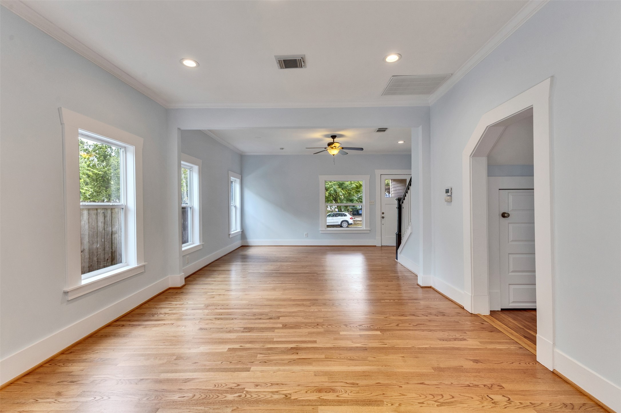 4534 Woodside Street Property Photo 10