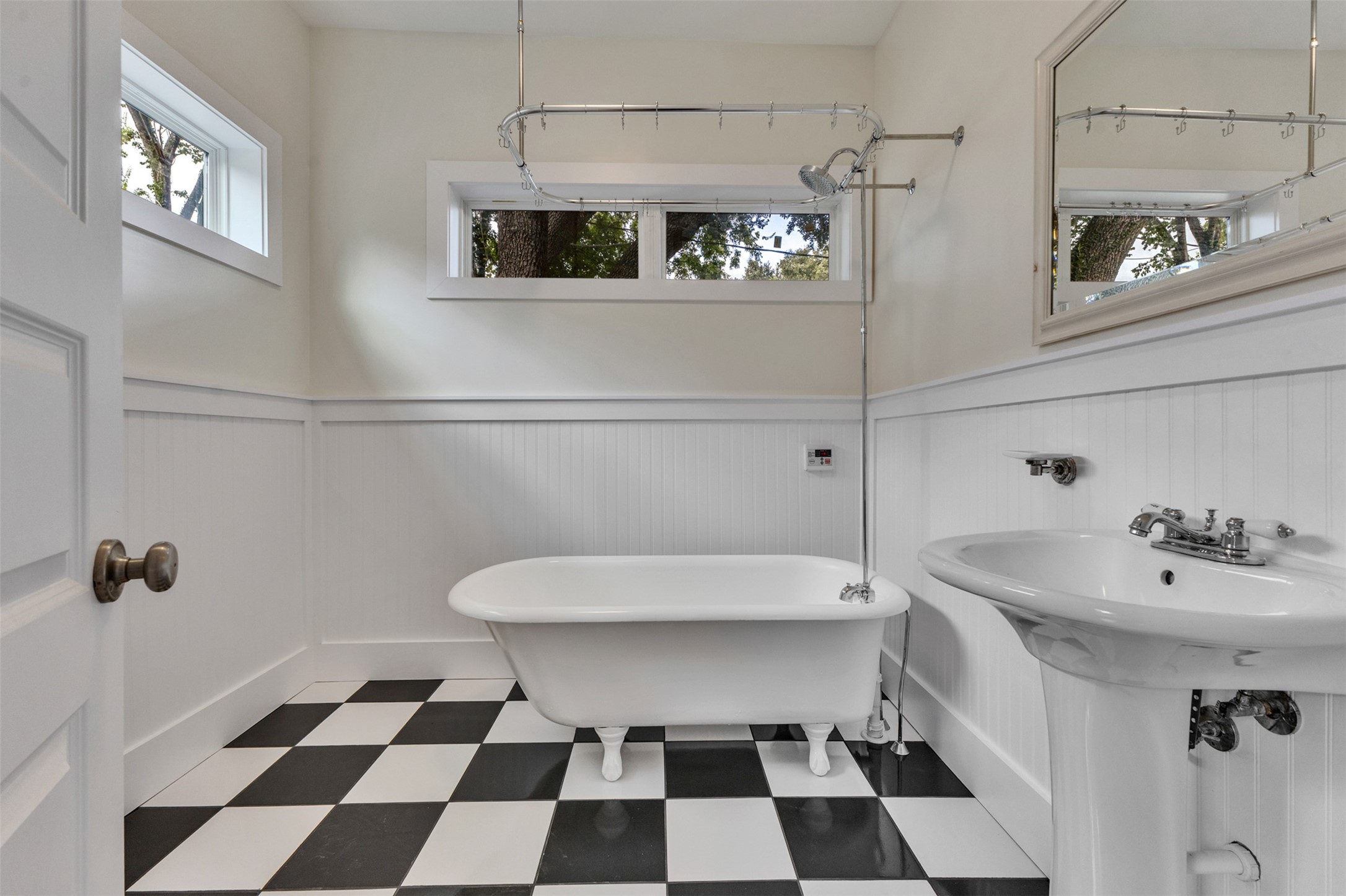 4534 Woodside Street Property Photo 20