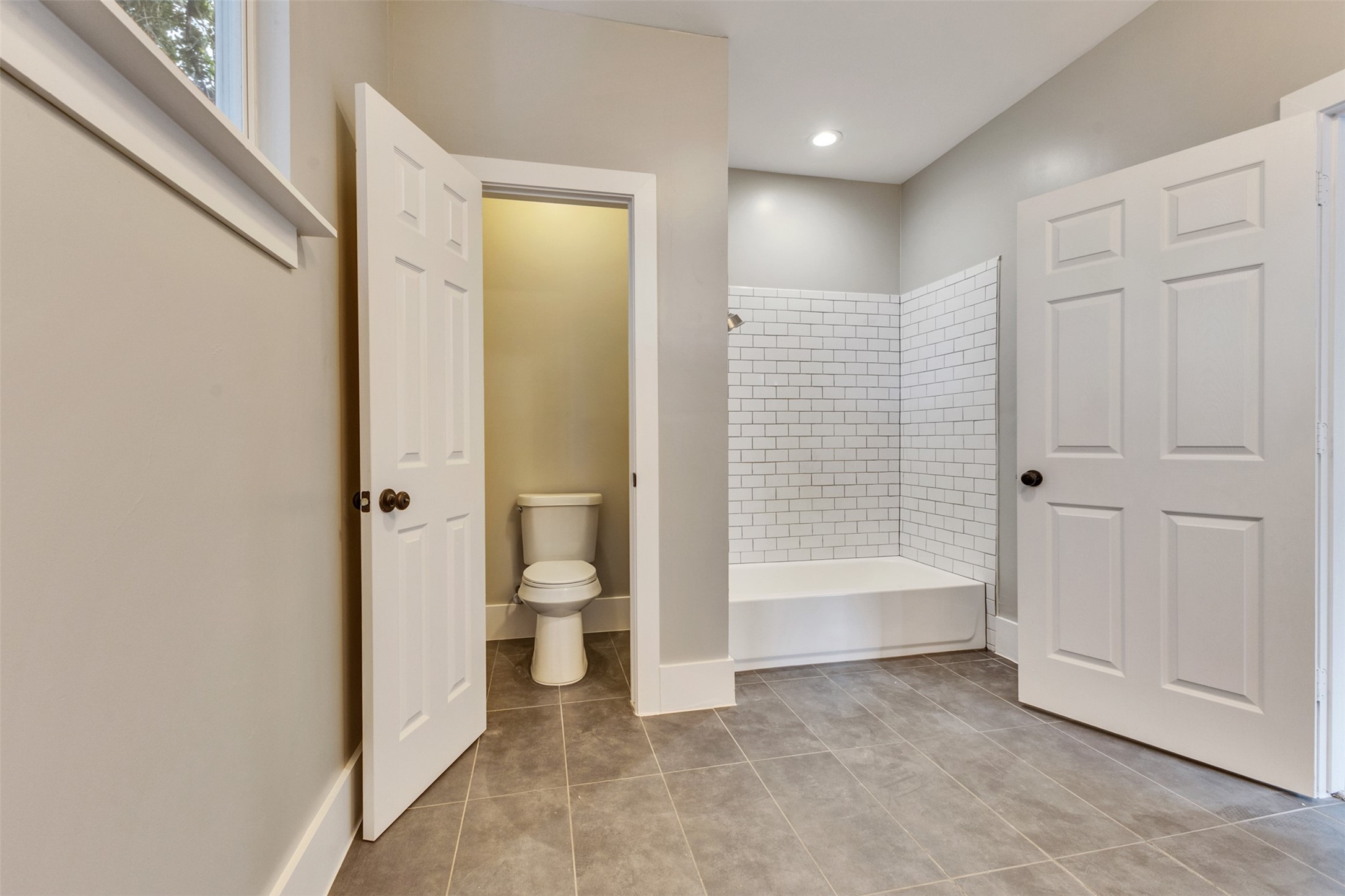 4534 Woodside Street Property Photo 27