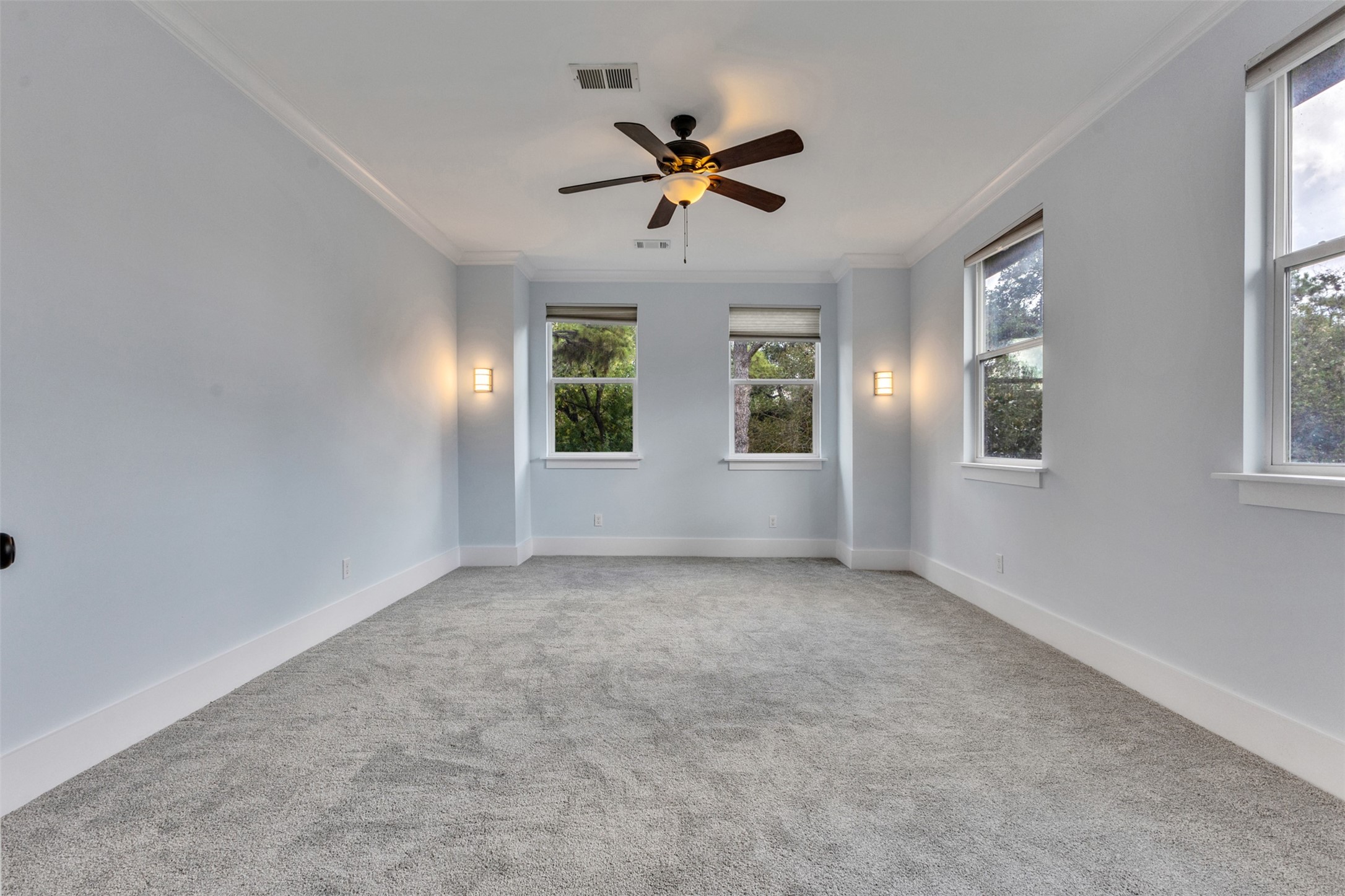 4534 Woodside Street Property Photo 28