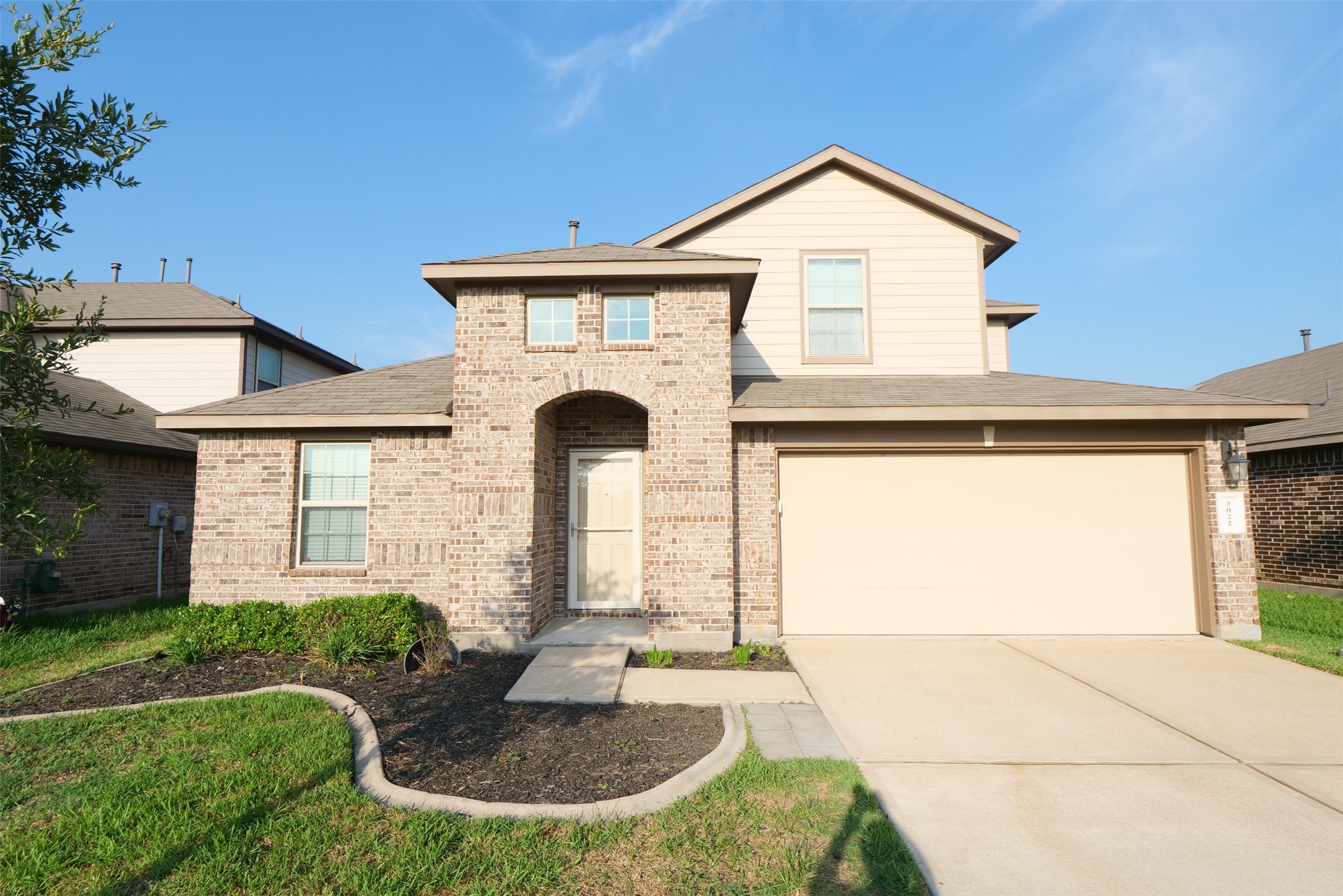 3022 Village Creek Drive Property Photo 1