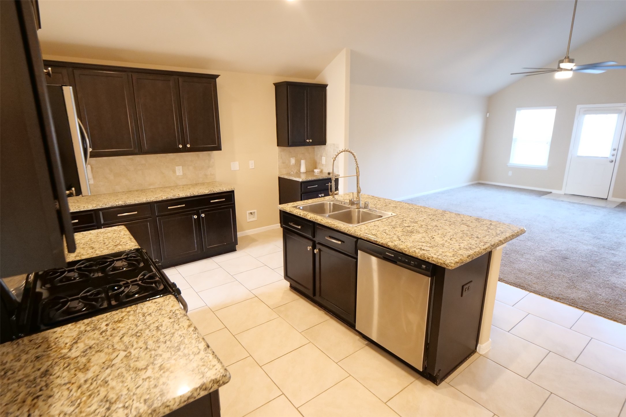 3022 Village Creek Drive Property Photo 5