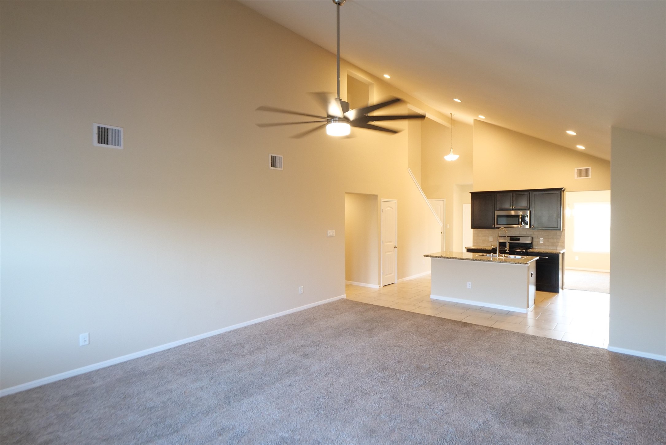 3022 Village Creek Drive Property Photo 9