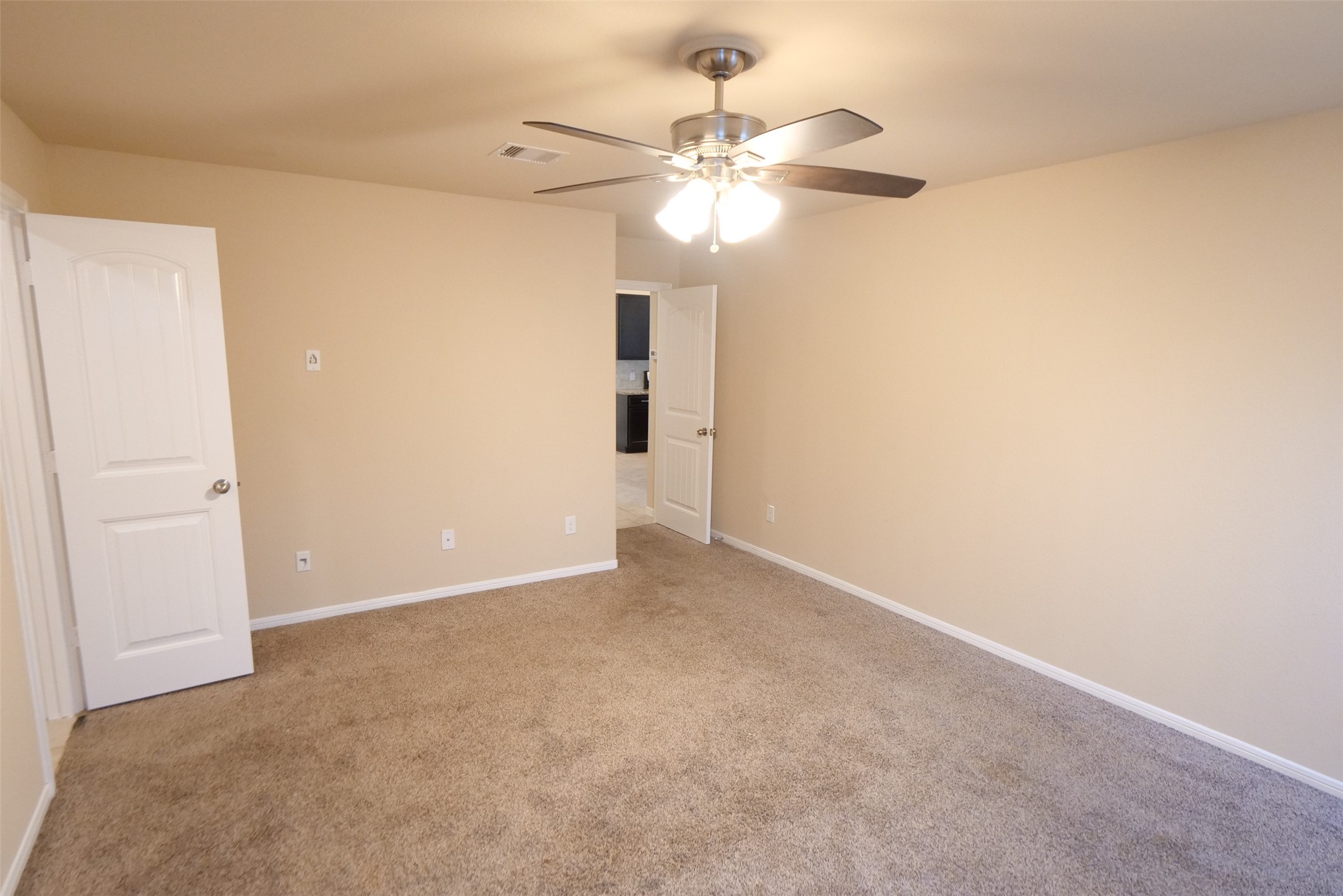 3022 Village Creek Drive Property Photo 13