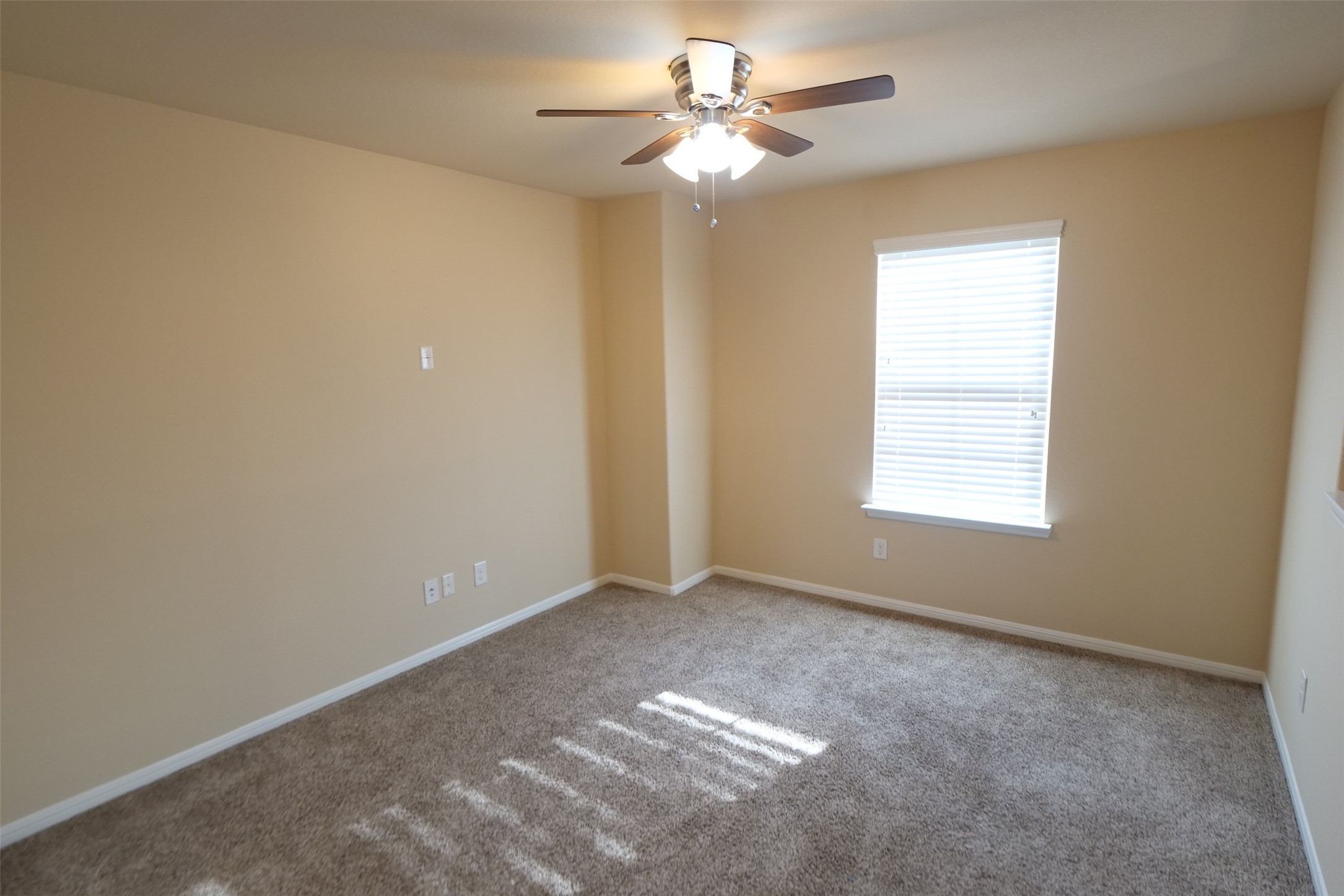 3022 Village Creek Drive Property Photo 21