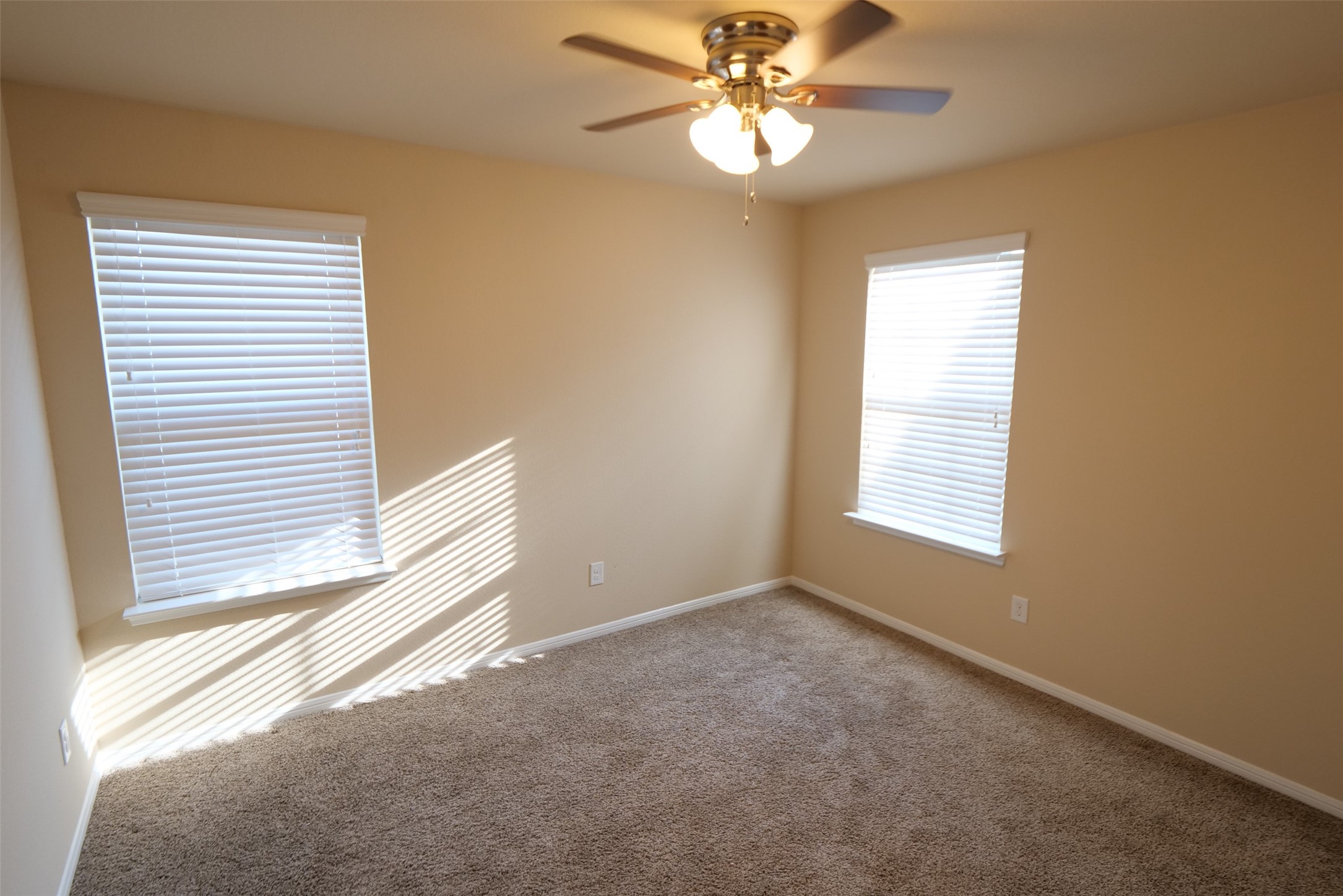 3022 Village Creek Drive Property Photo 24