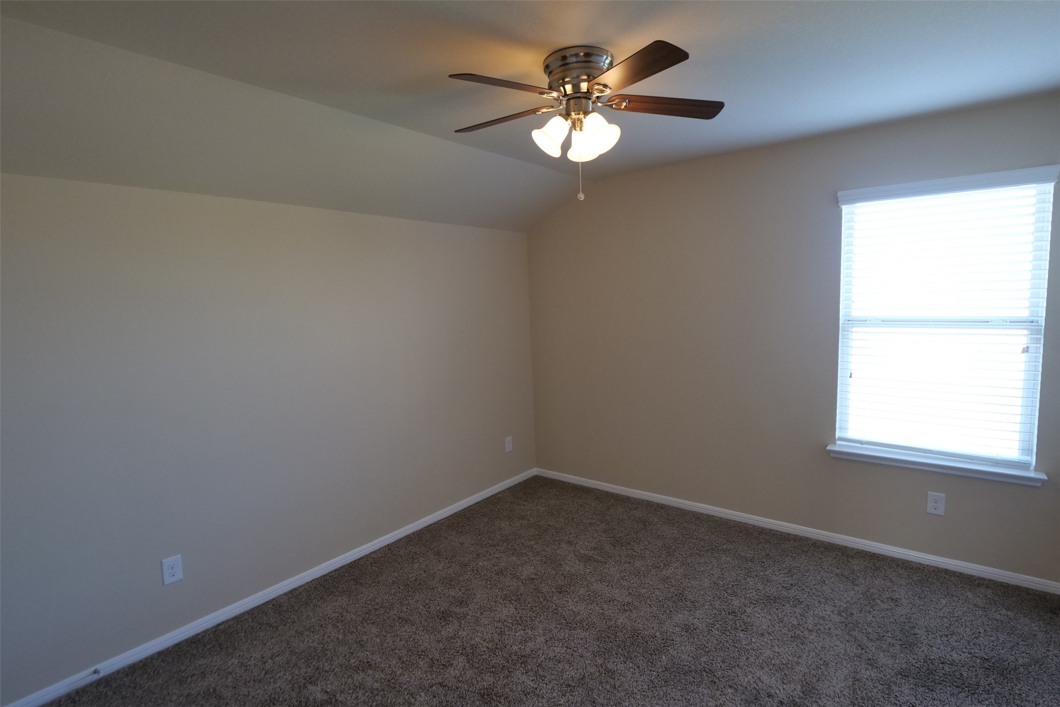 3022 Village Creek Drive Property Photo 28