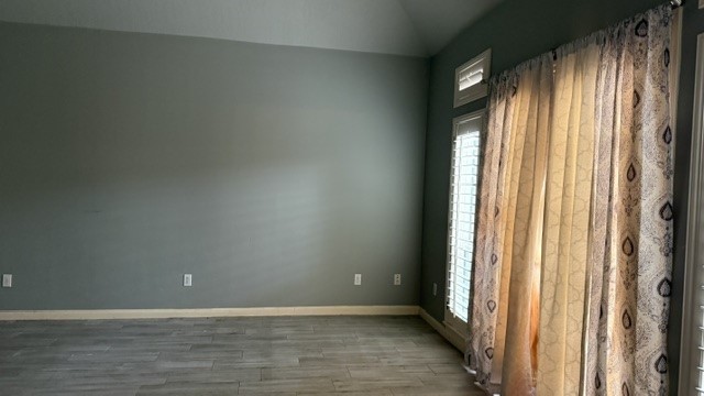 907 Goldfinch Avenue Property Photo 2