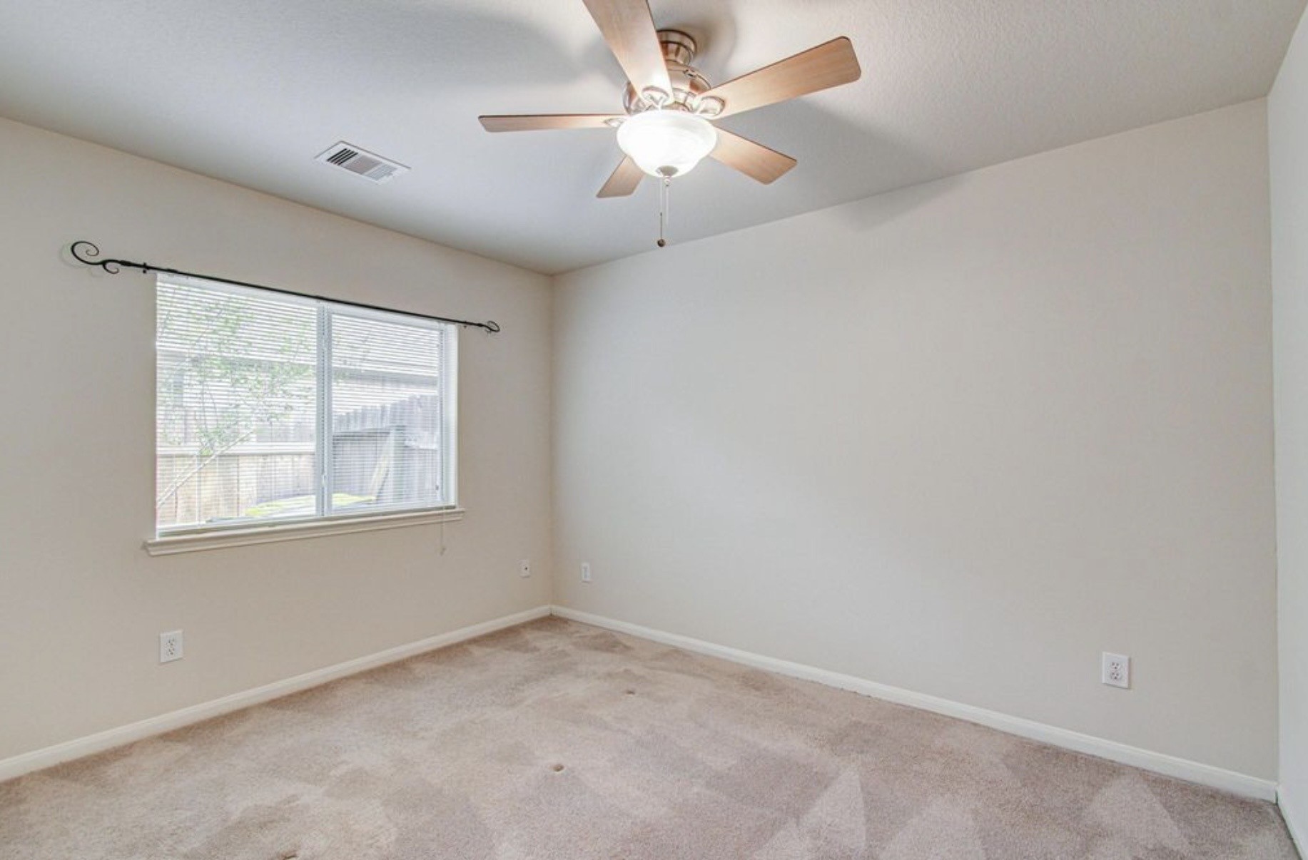 10004 Chestnut Creek Way Property Photo 16
