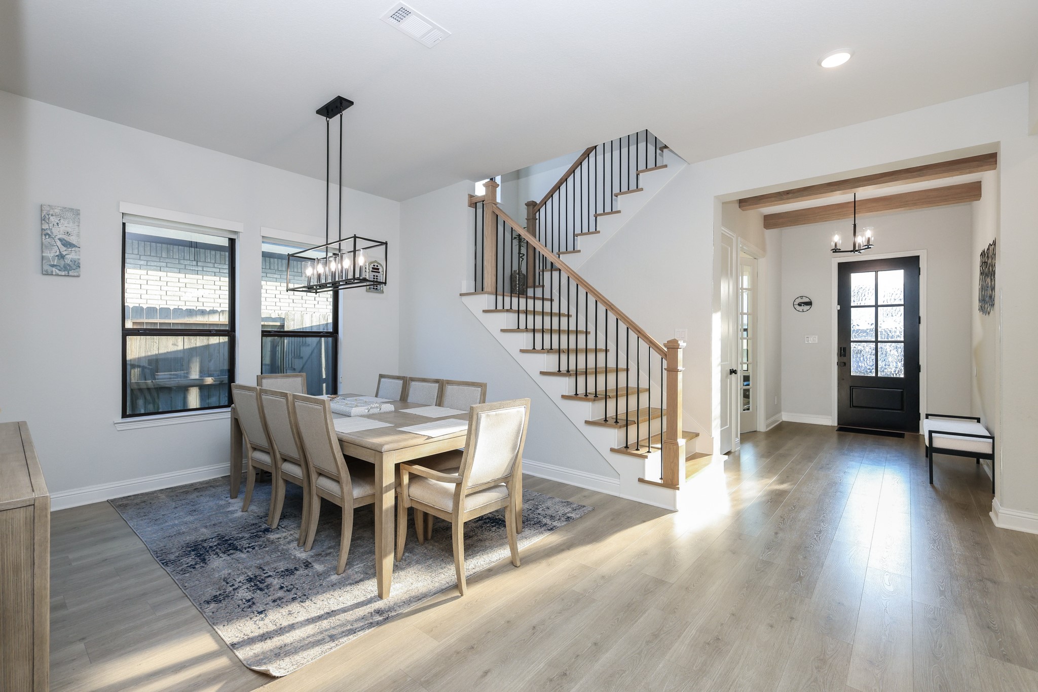 22017 Breakwater Lane E Property Photo 5