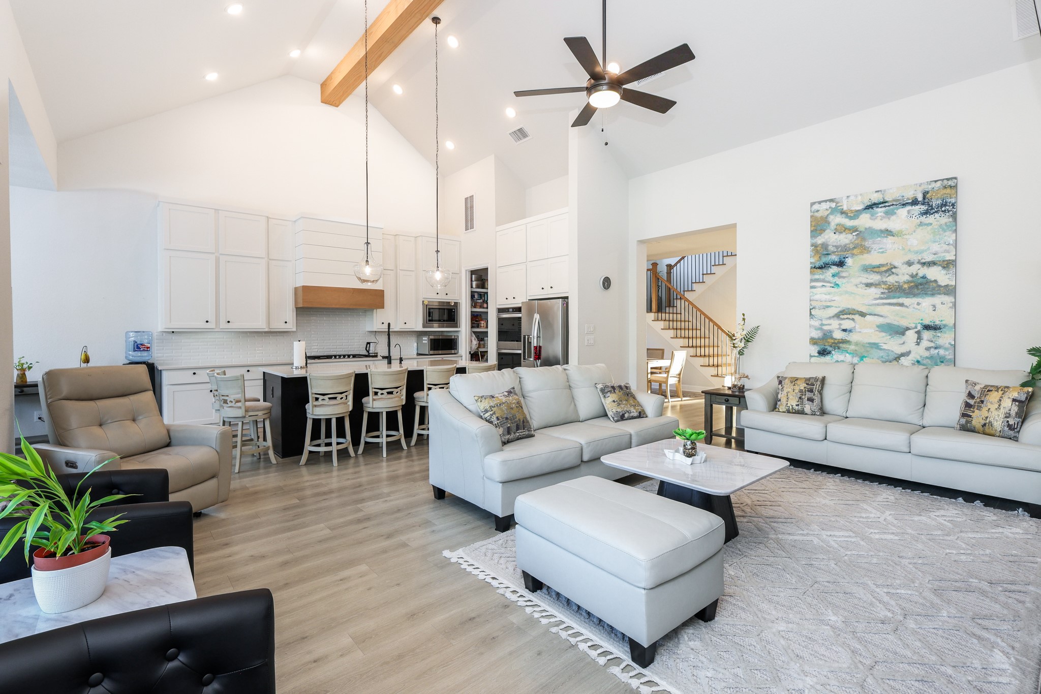 22017 Breakwater Lane E Property Photo 8