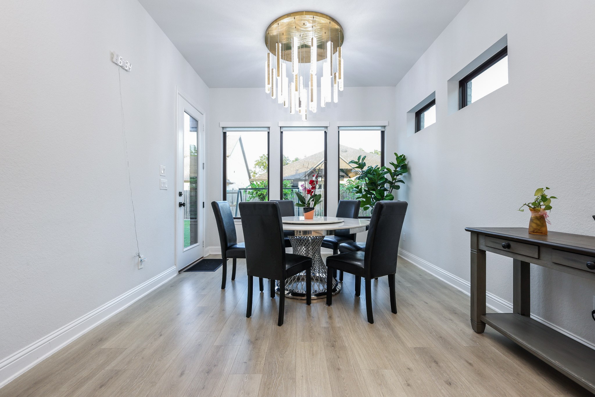 22017 Breakwater Lane E Property Photo 11