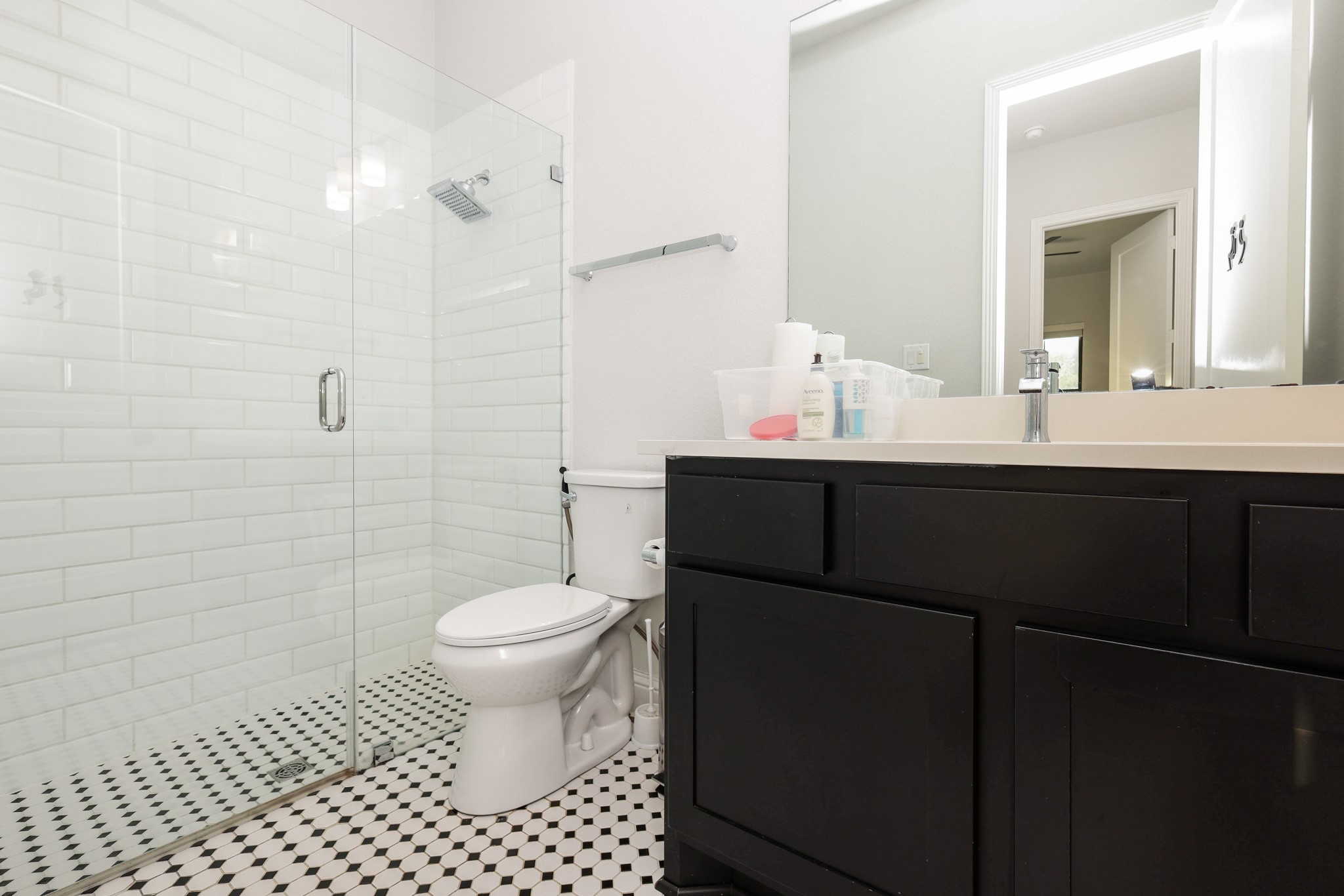 22017 Breakwater Lane E Property Photo 18