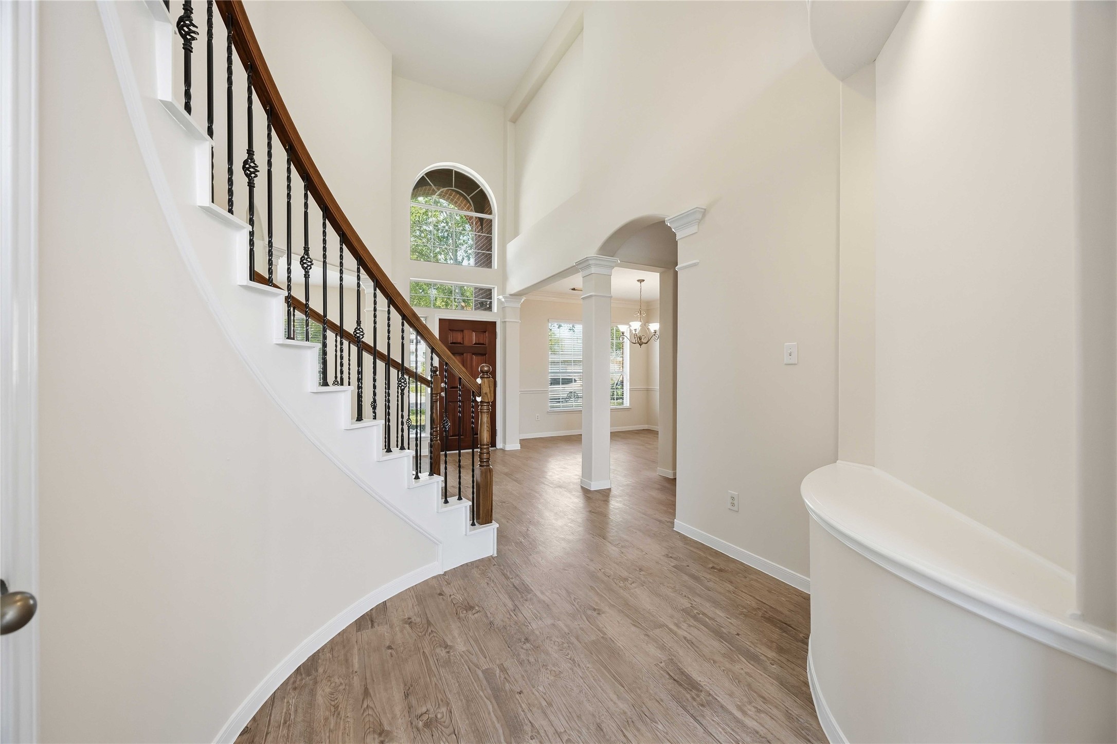5727 Candlecreek Drive Property Photo 8