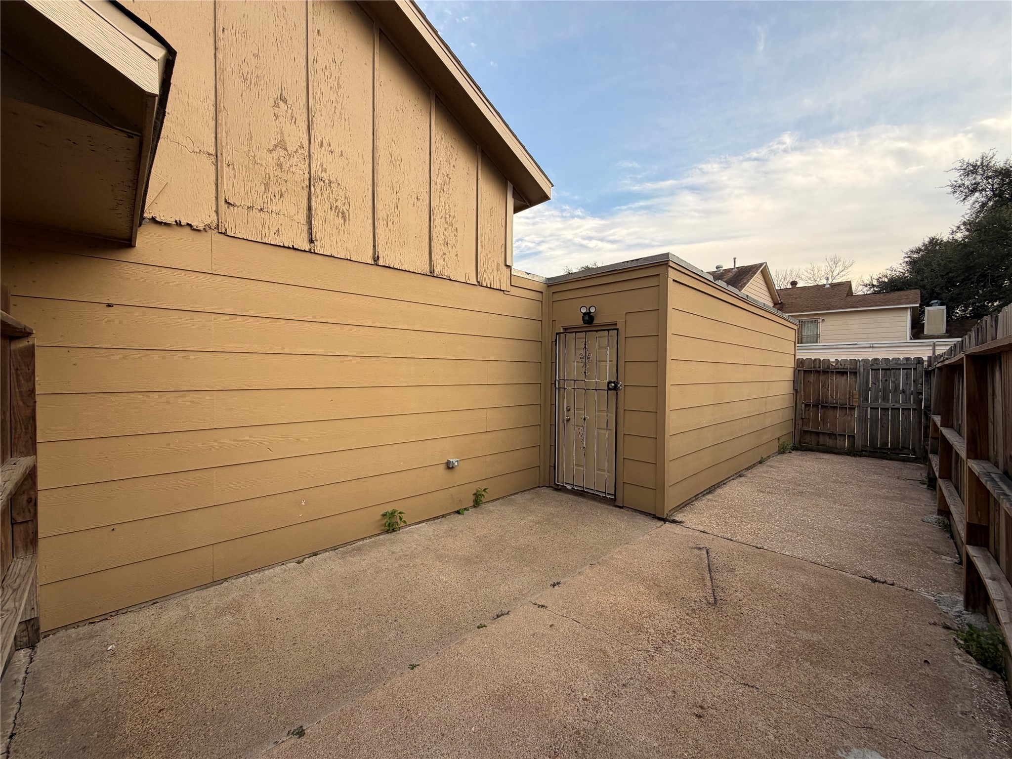 12235 W Village Drive D Property Photo 24
