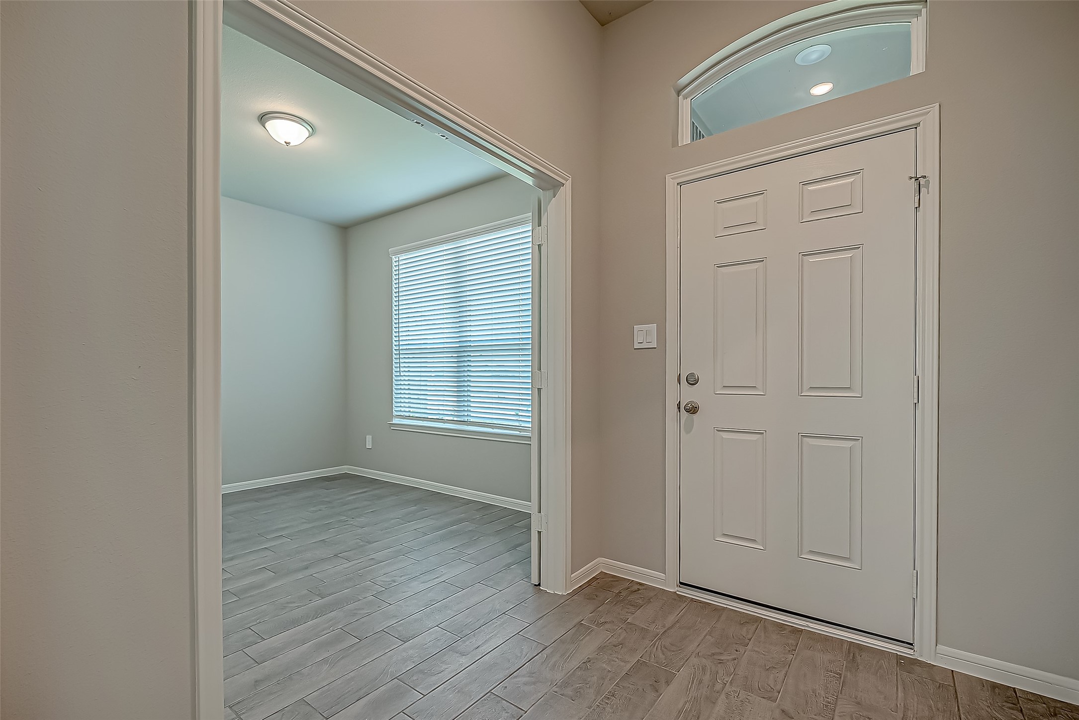 2128 Port Jackson Property Photo 1