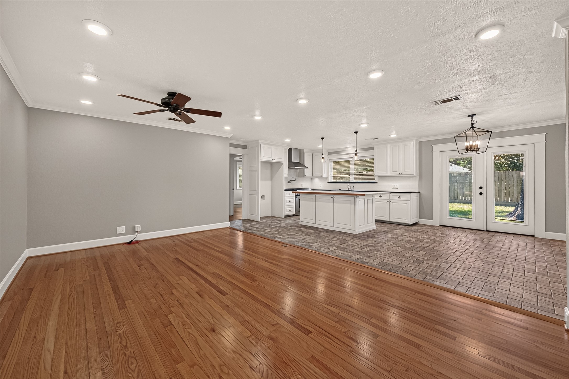 5107 Poinciana Drive Property Photo 5