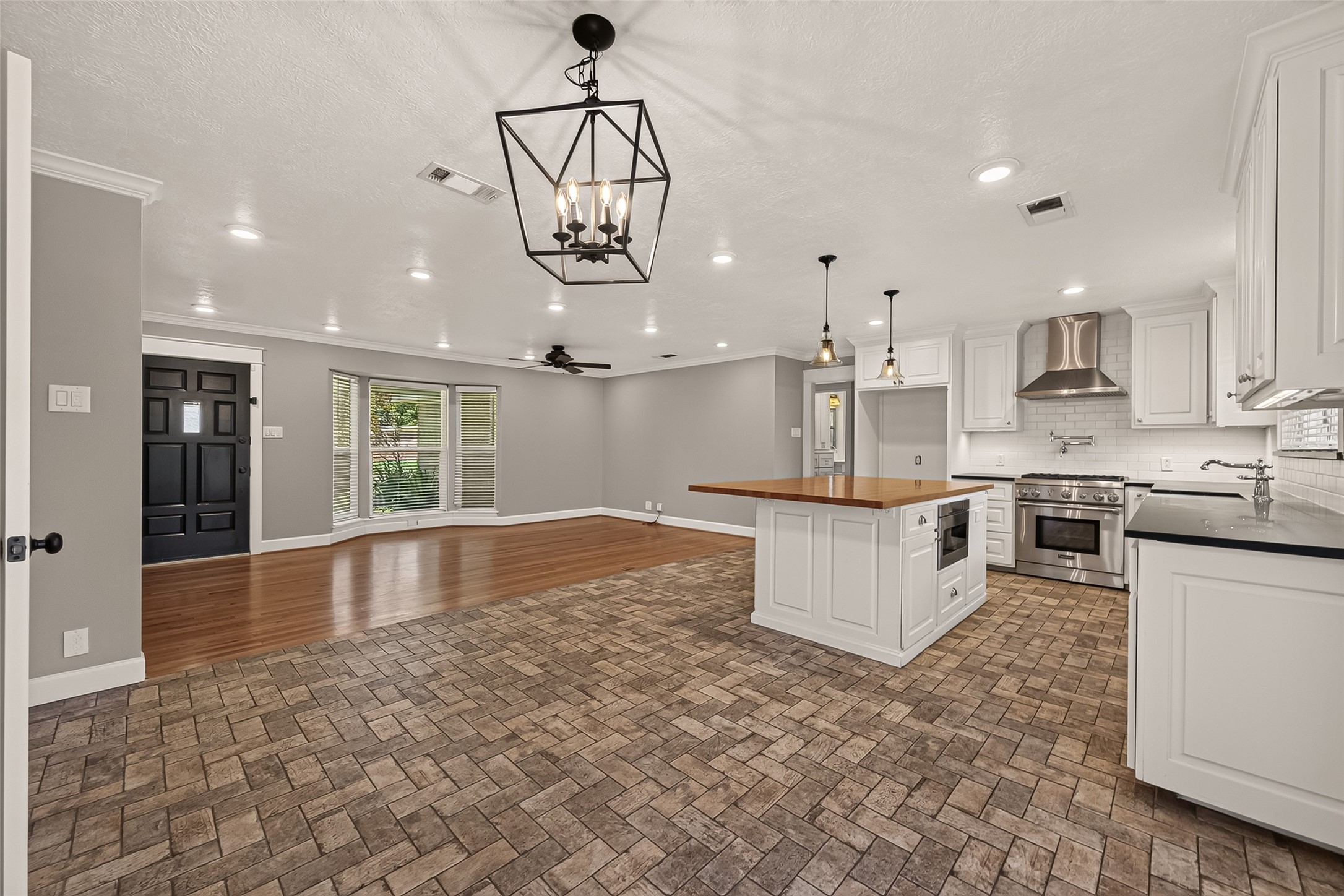 5107 Poinciana Drive Property Photo 9