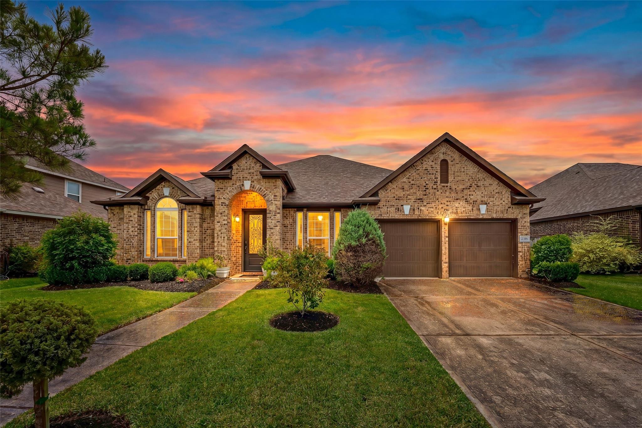 2316 Churchill Cove Lane, Pearland Tx 77089 Property Photo 1