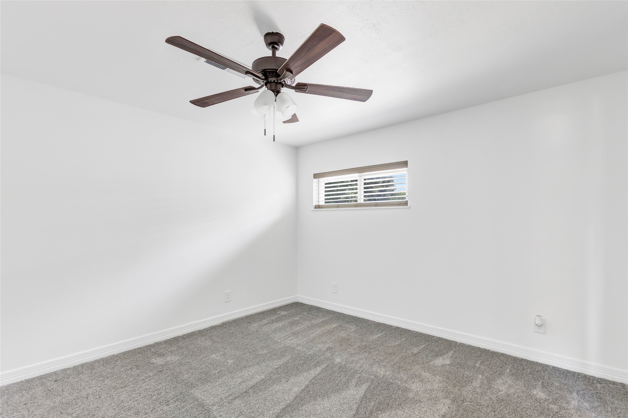 103 W Barrow Street Property Photo 9