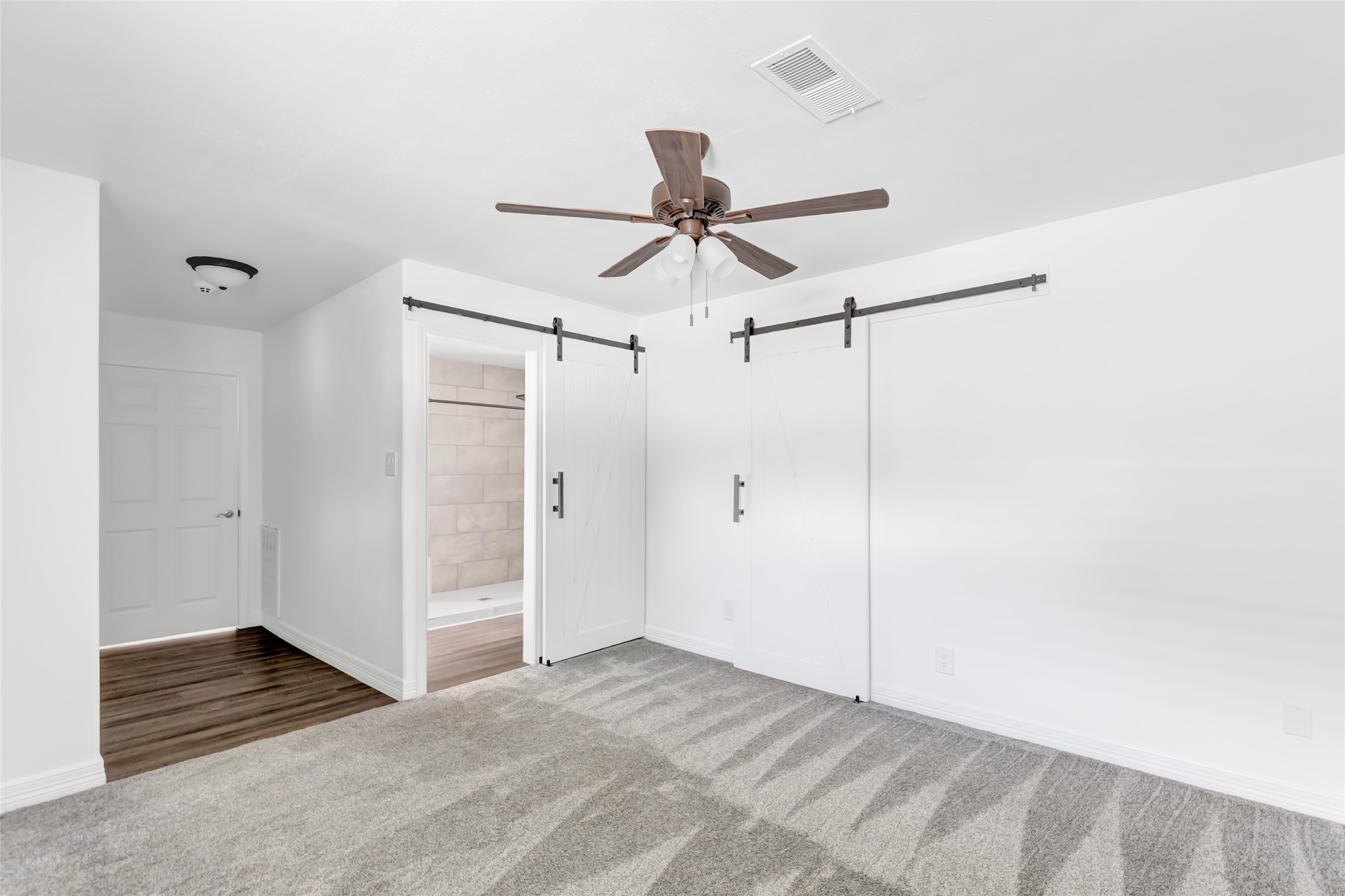 103 W Barrow Street Property Photo 10