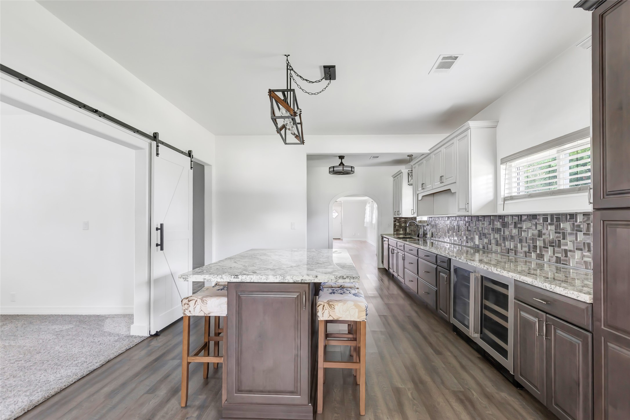 103 W Barrow Street Property Photo 15